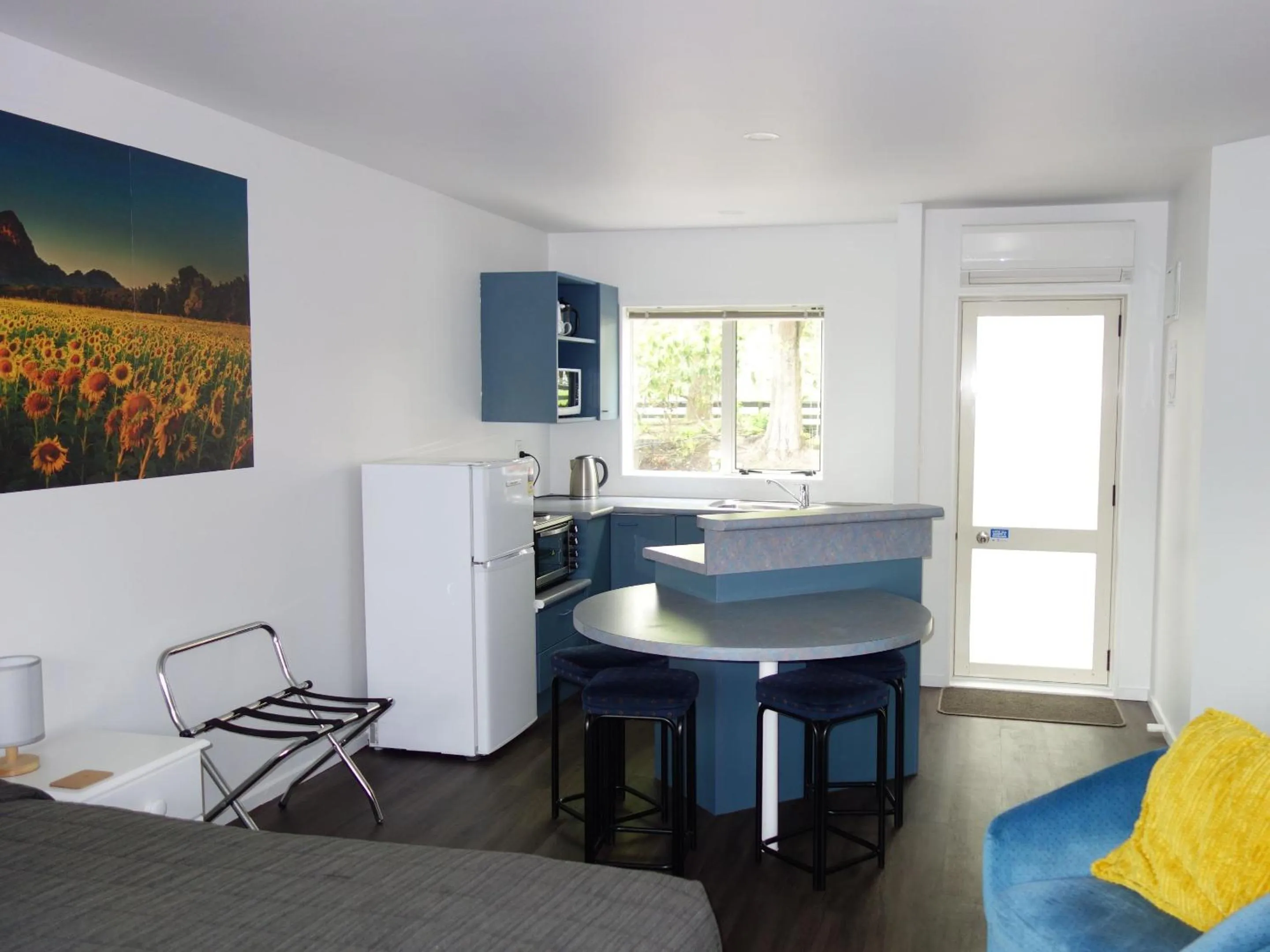 kitchen in Northwood Motor Lodge