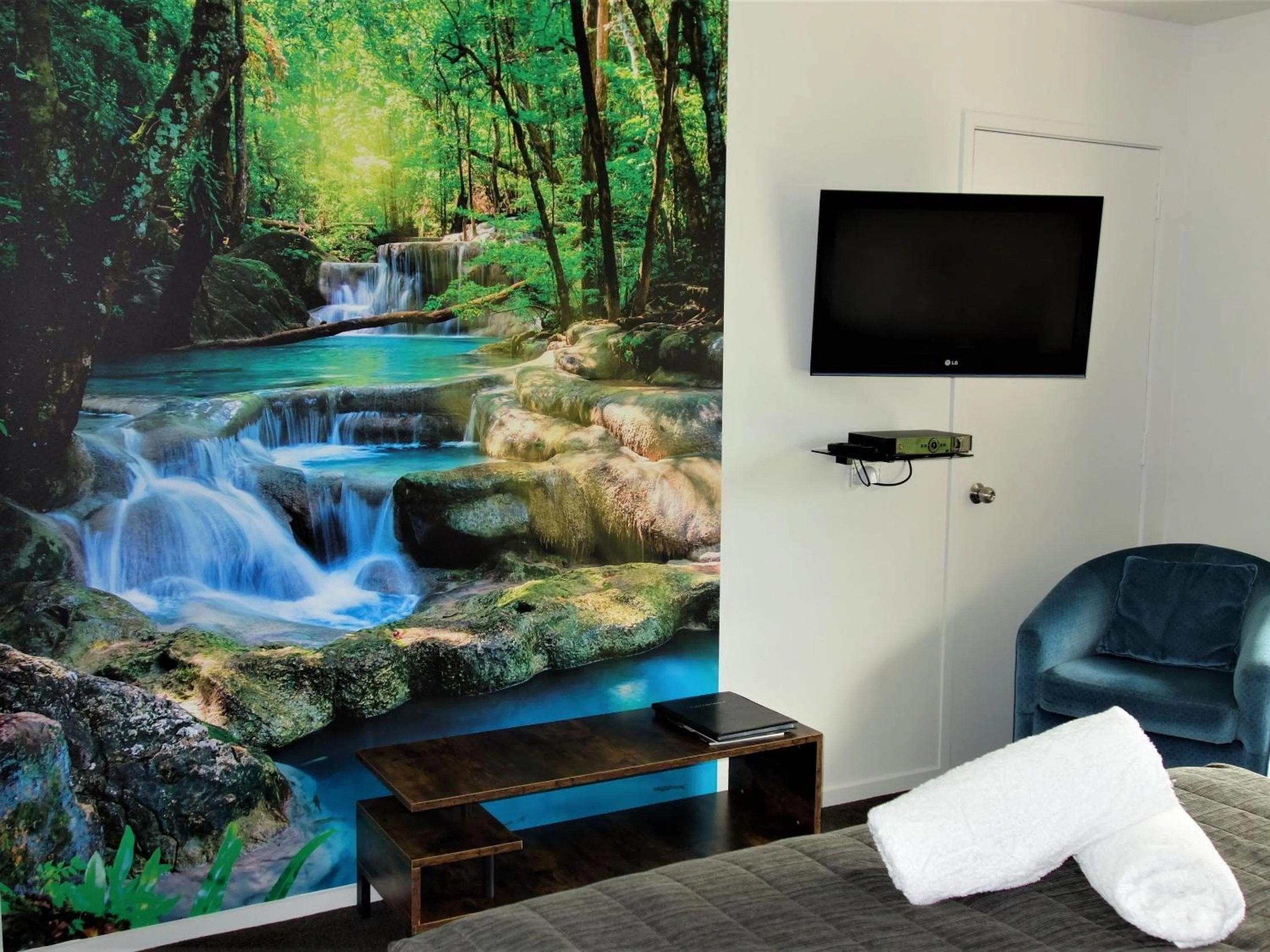 Bedroom in Northwood Motor Lodge