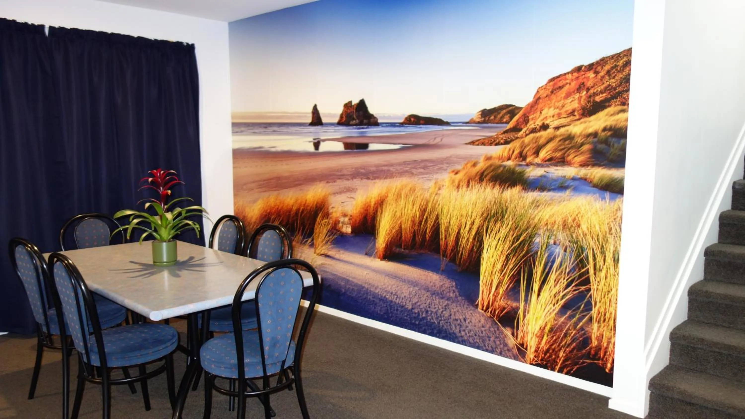 Dining area in Northwood Motor Lodge