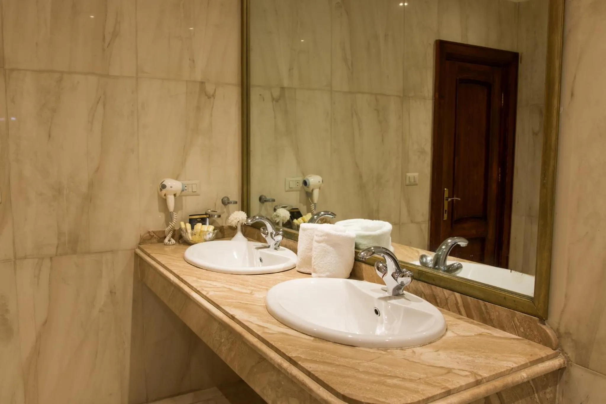 Bathroom in Paradise Inn Beach Resort