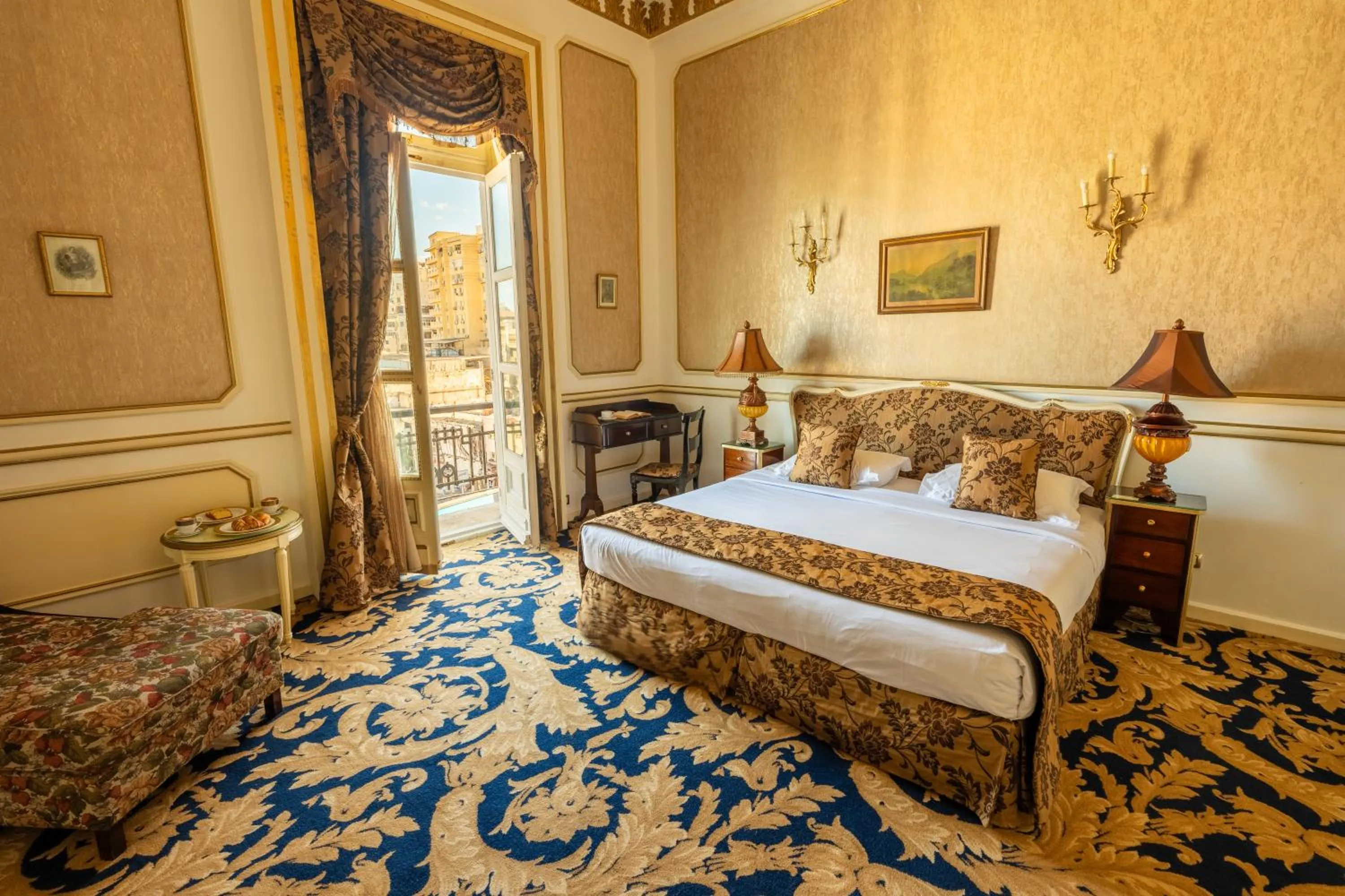 Photo of the whole room, Bed in Le Metropole Luxury Heritage Hotel Since 1902 by Paradise Inn Group
