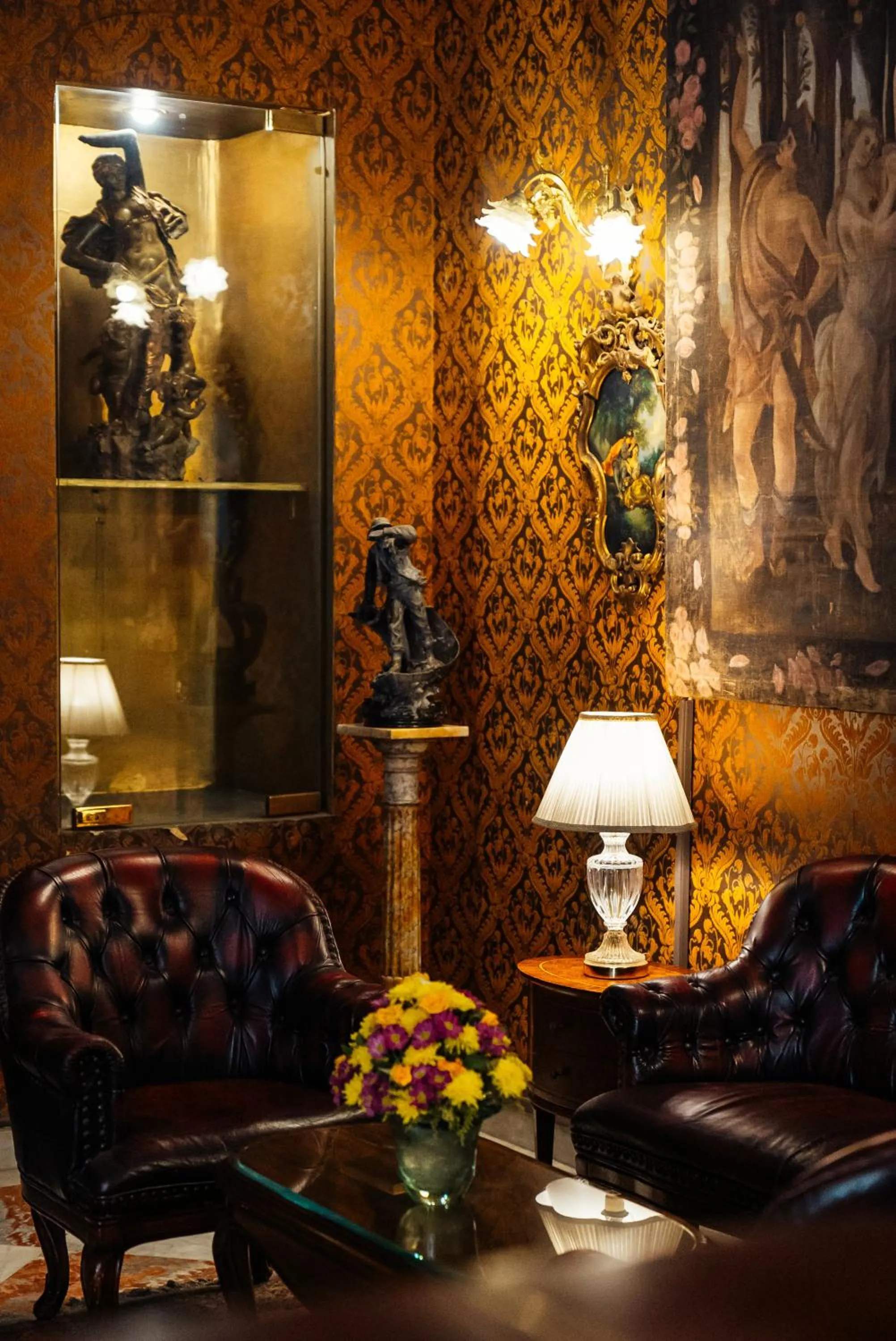 Lobby or reception in Le Metropole Luxury Heritage Hotel Since 1902 by Paradise Inn Group