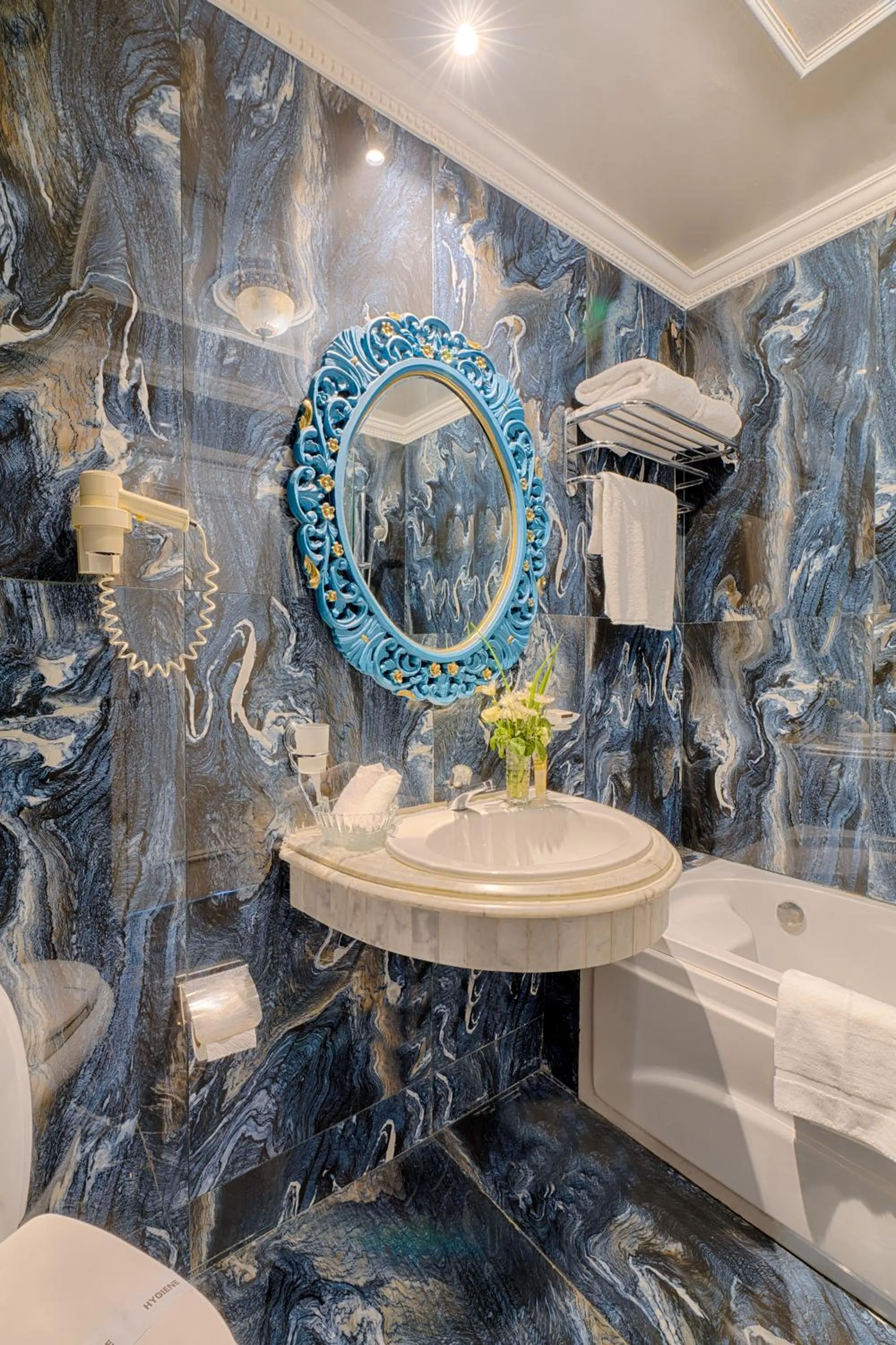 Bathroom in Le Metropole Luxury Heritage Hotel Since 1902 by Paradise Inn Group