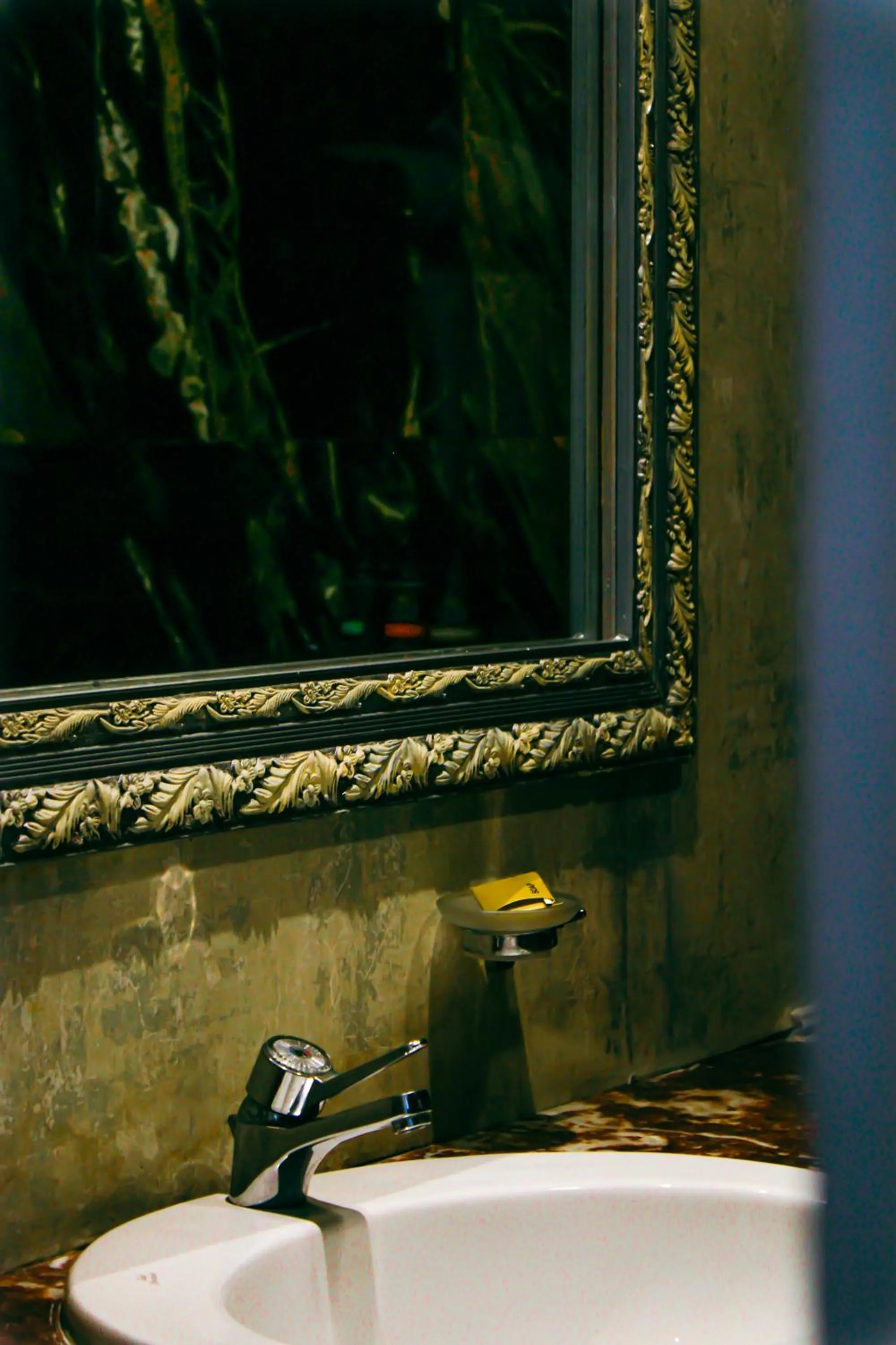 Bathroom in Windsor Palace Luxury Heritage Hotel Since 1906 by Paradise Inn Group