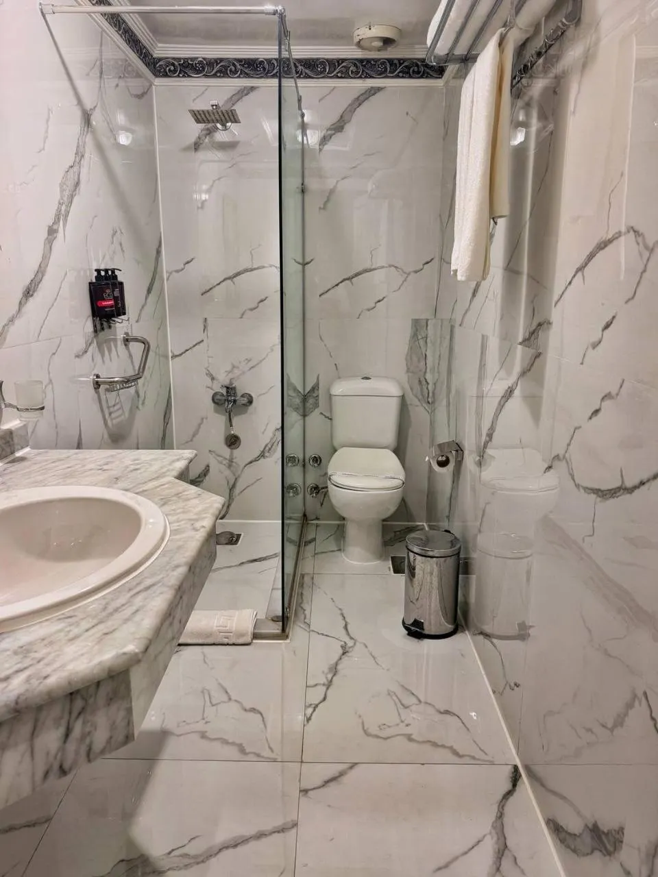 Bathroom in Windsor Palace Luxury Heritage Hotel Since 1906 by Paradise Inn Group