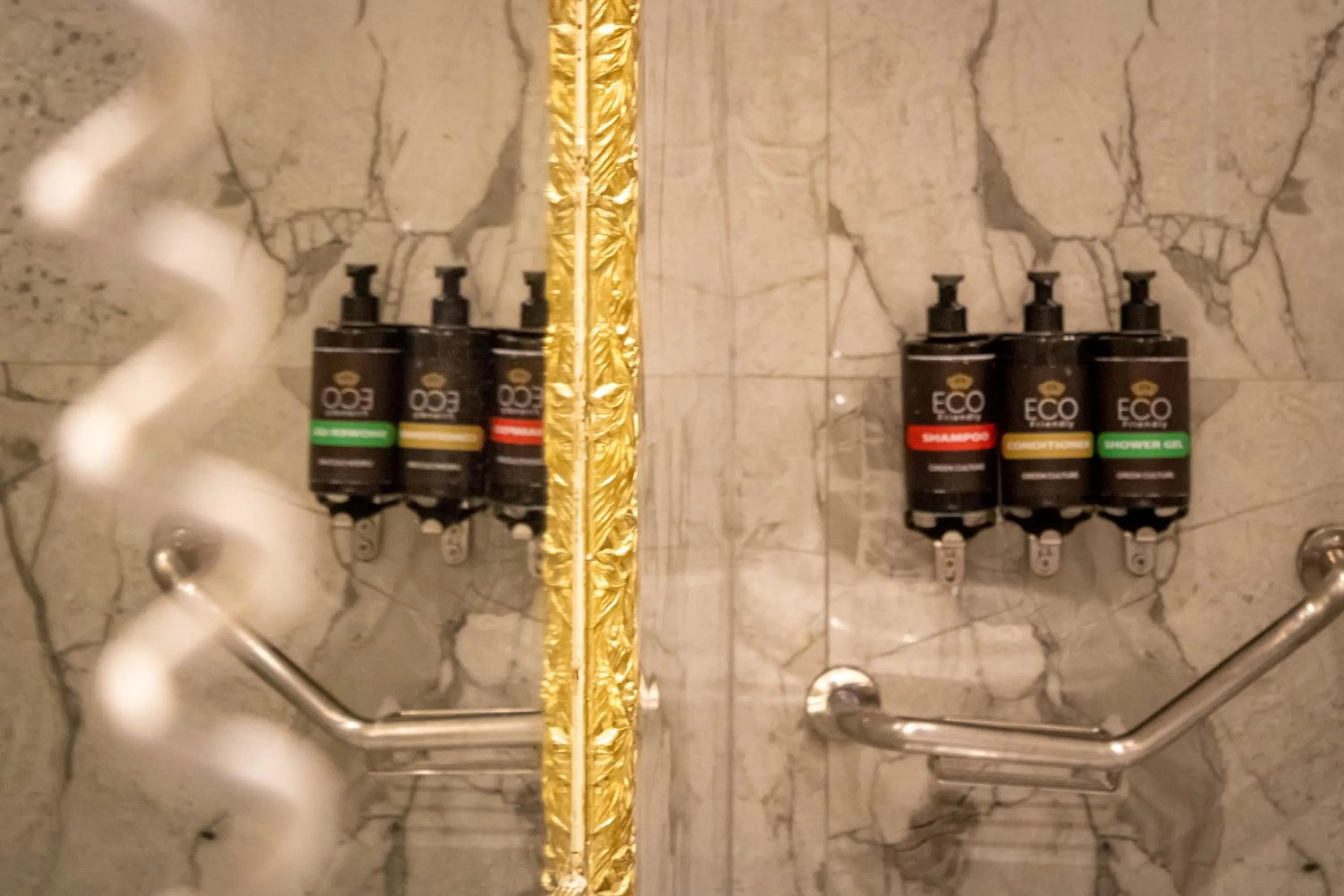 Bathroom in Windsor Palace Luxury Heritage Hotel Since 1906 by Paradise Inn Group