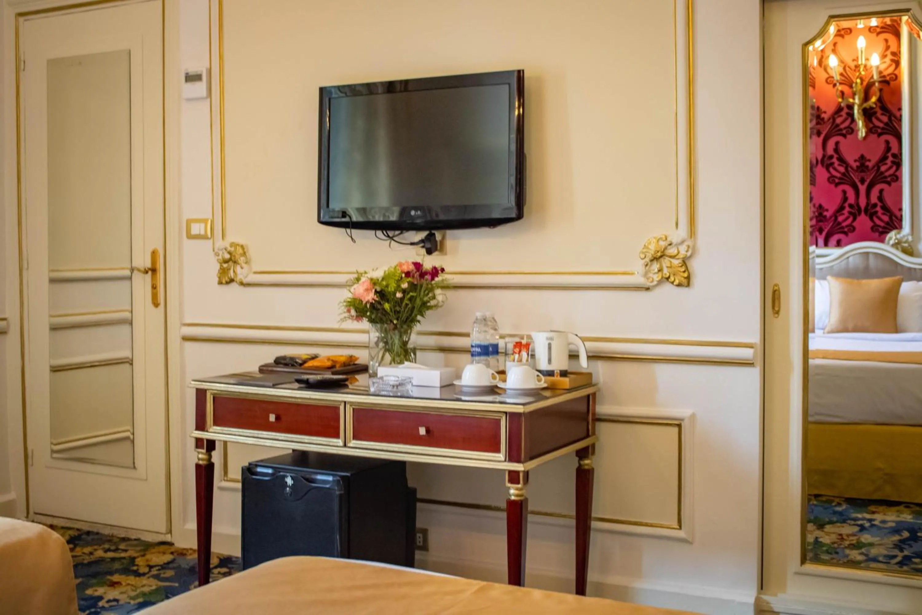 Bedroom in Windsor Palace Luxury Heritage Hotel Since 1906 by Paradise Inn Group