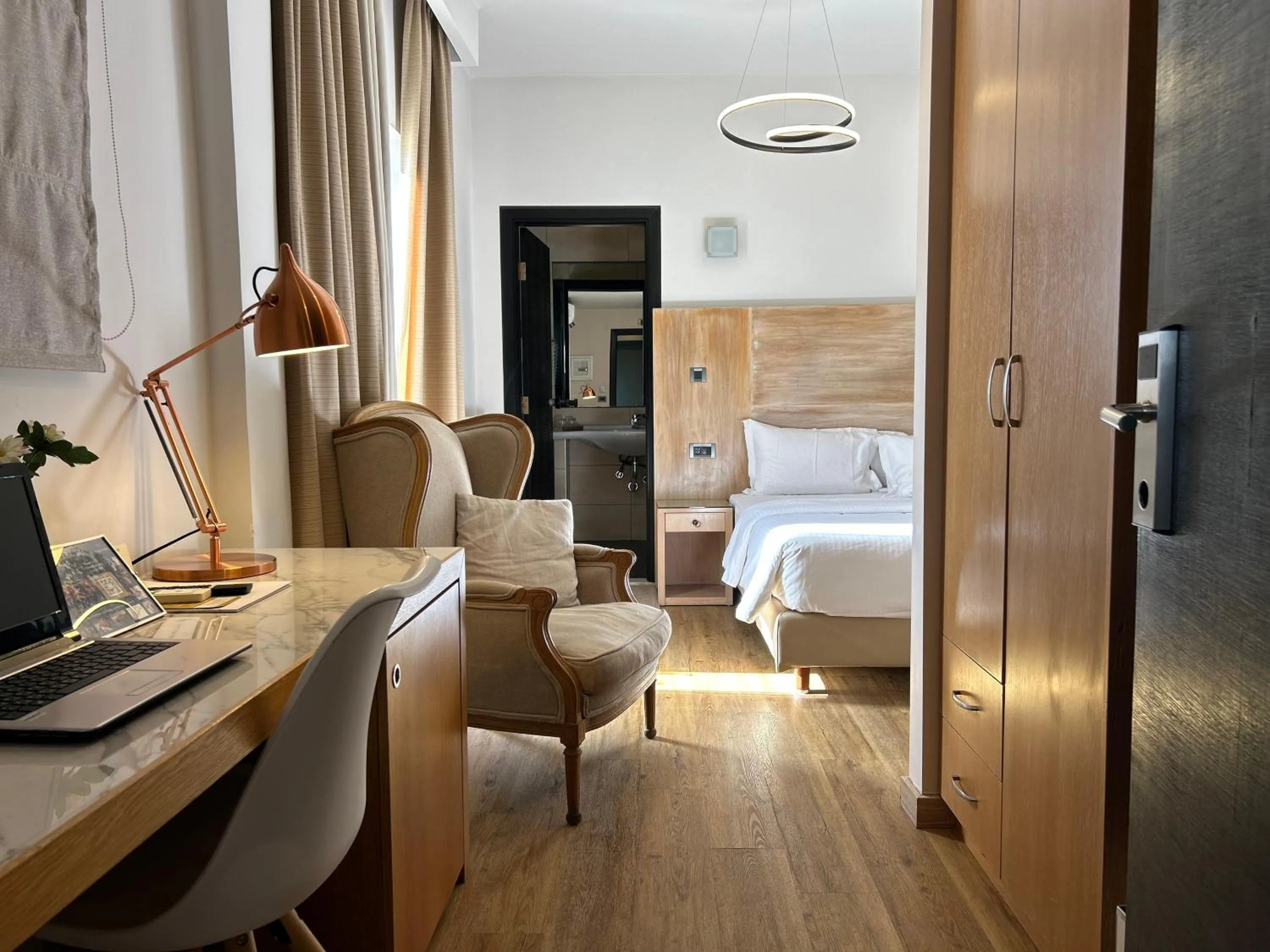 Bedroom, Bed in Areos