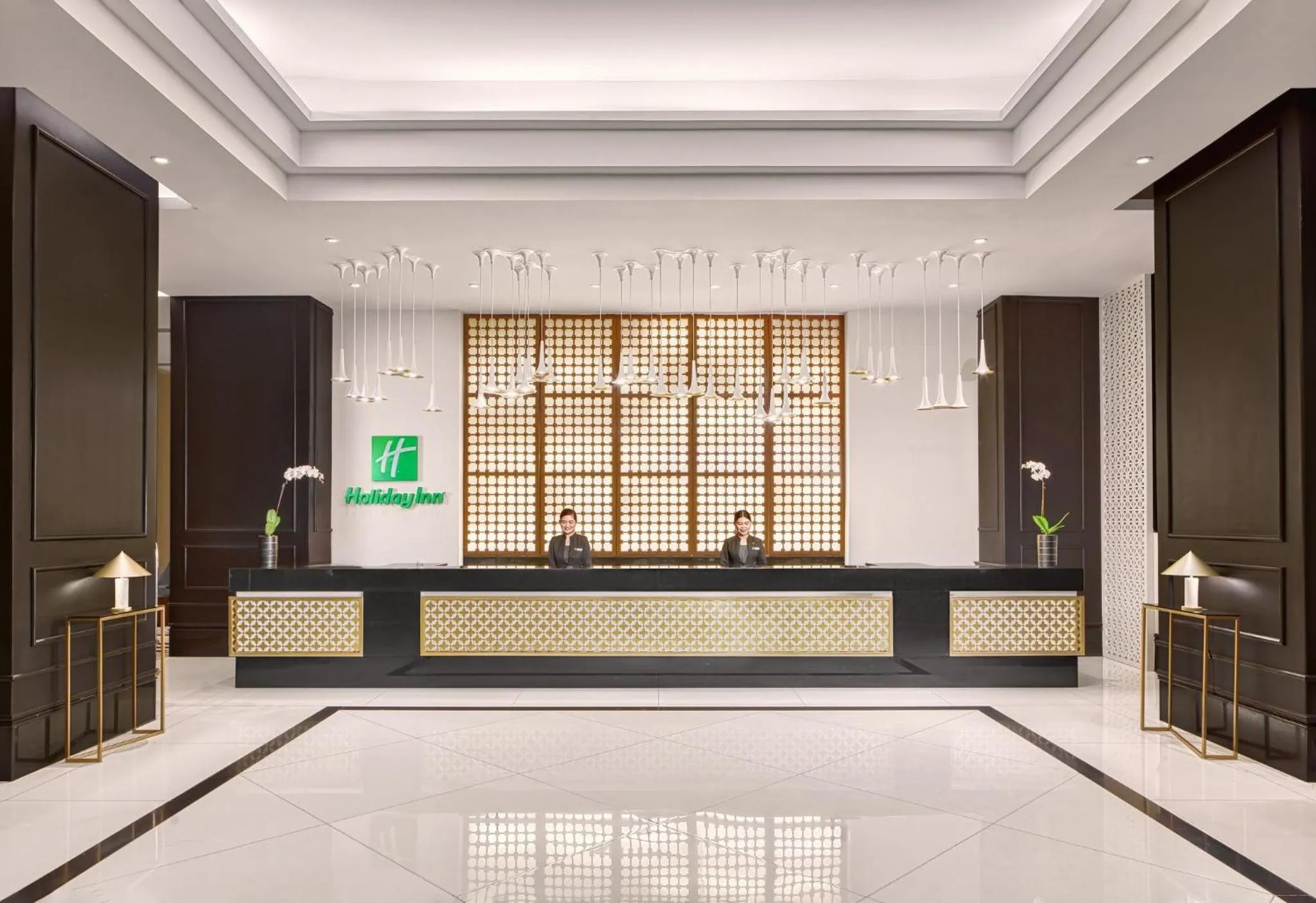 Property building in Holiday Inn & Suites Manila Galleria by IHG