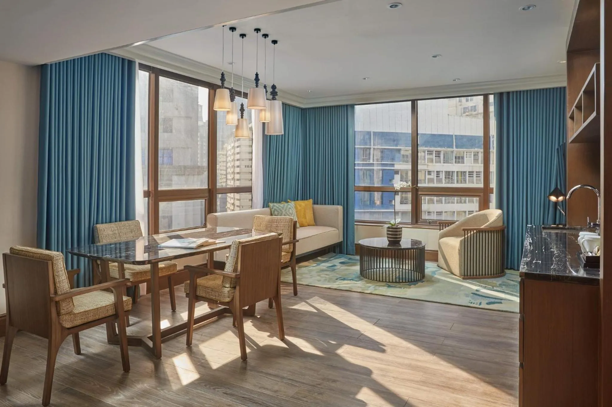 Photo of the whole room in Holiday Inn & Suites Manila Galleria by IHG