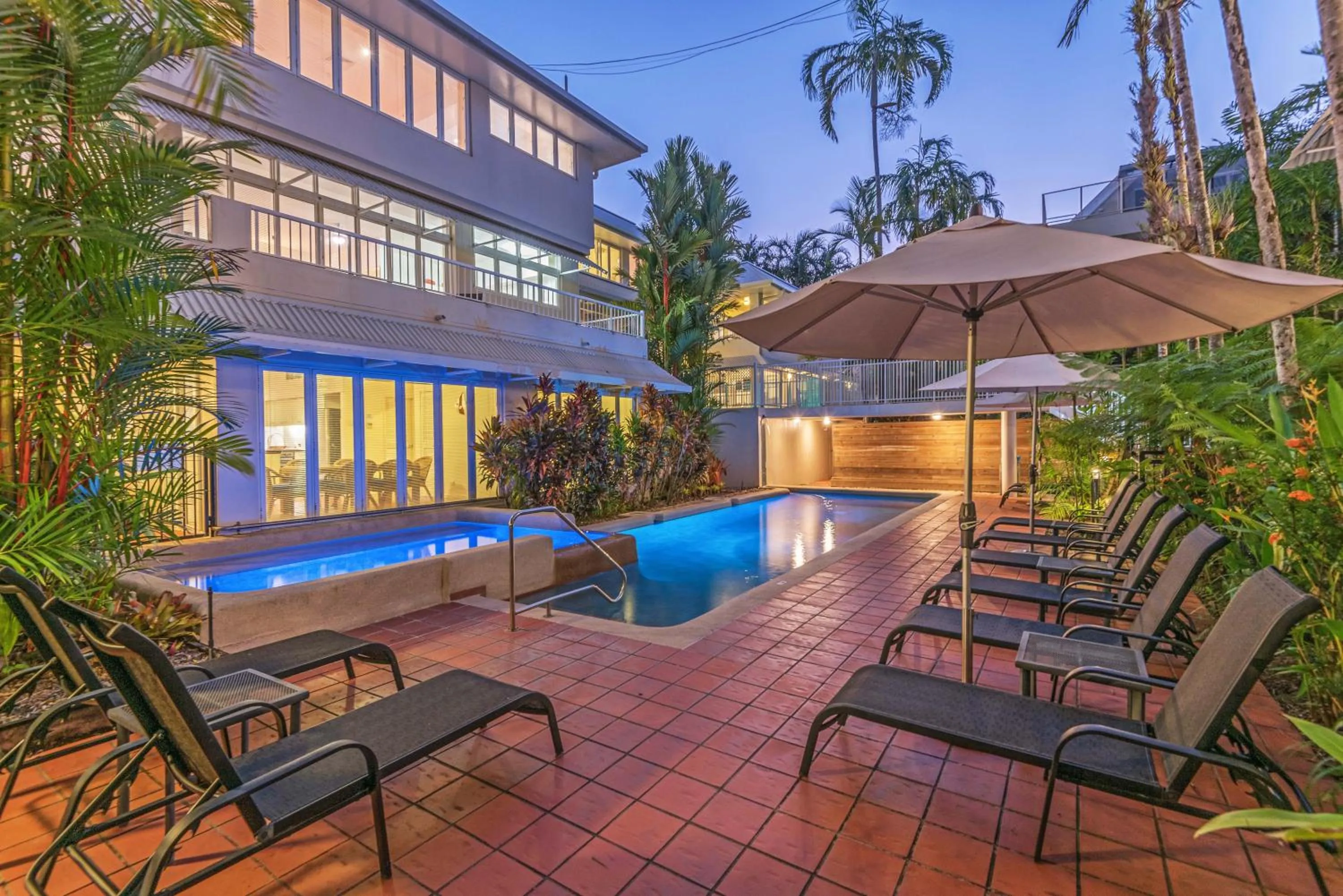 Swimming pool in Balboa Apartments