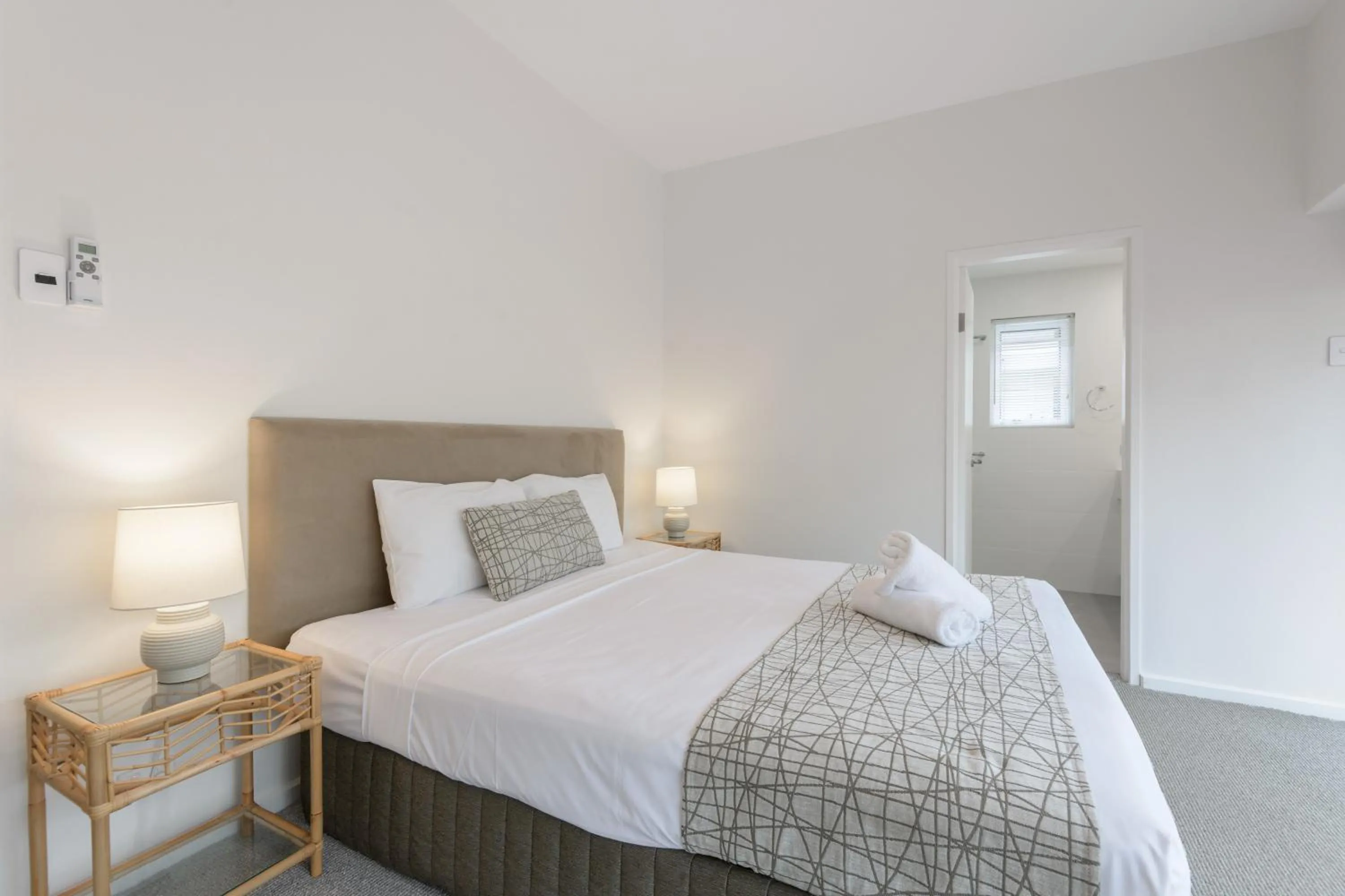 Bedroom, Bed in Balboa Apartments