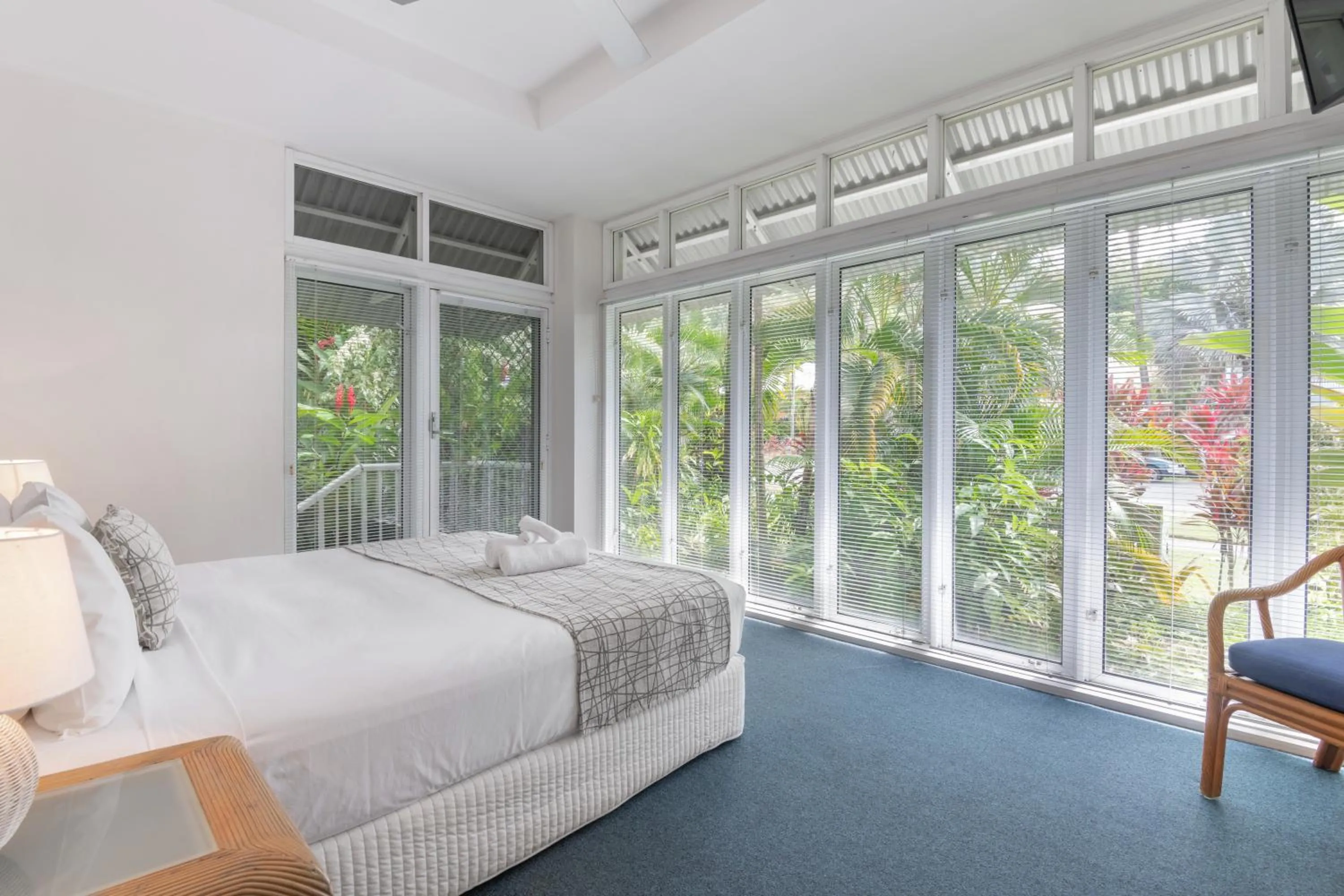 Bedroom, Bed in Balboa Apartments