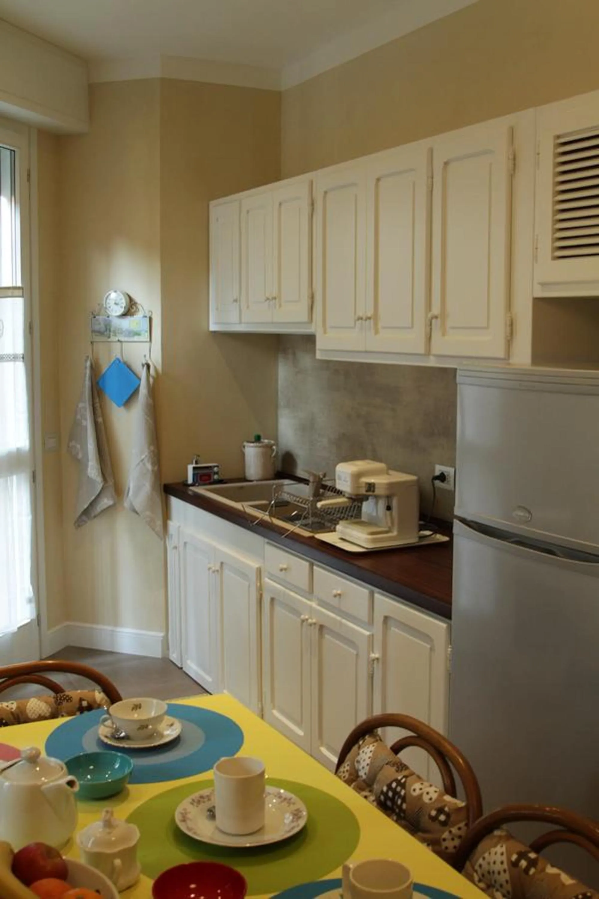 Communal kitchen in B&B I Propilei di San Girolamo