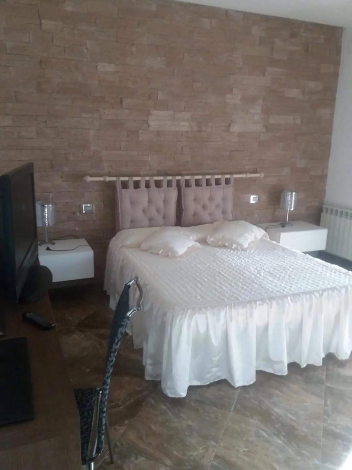 Bedroom, Bed in Tonini House