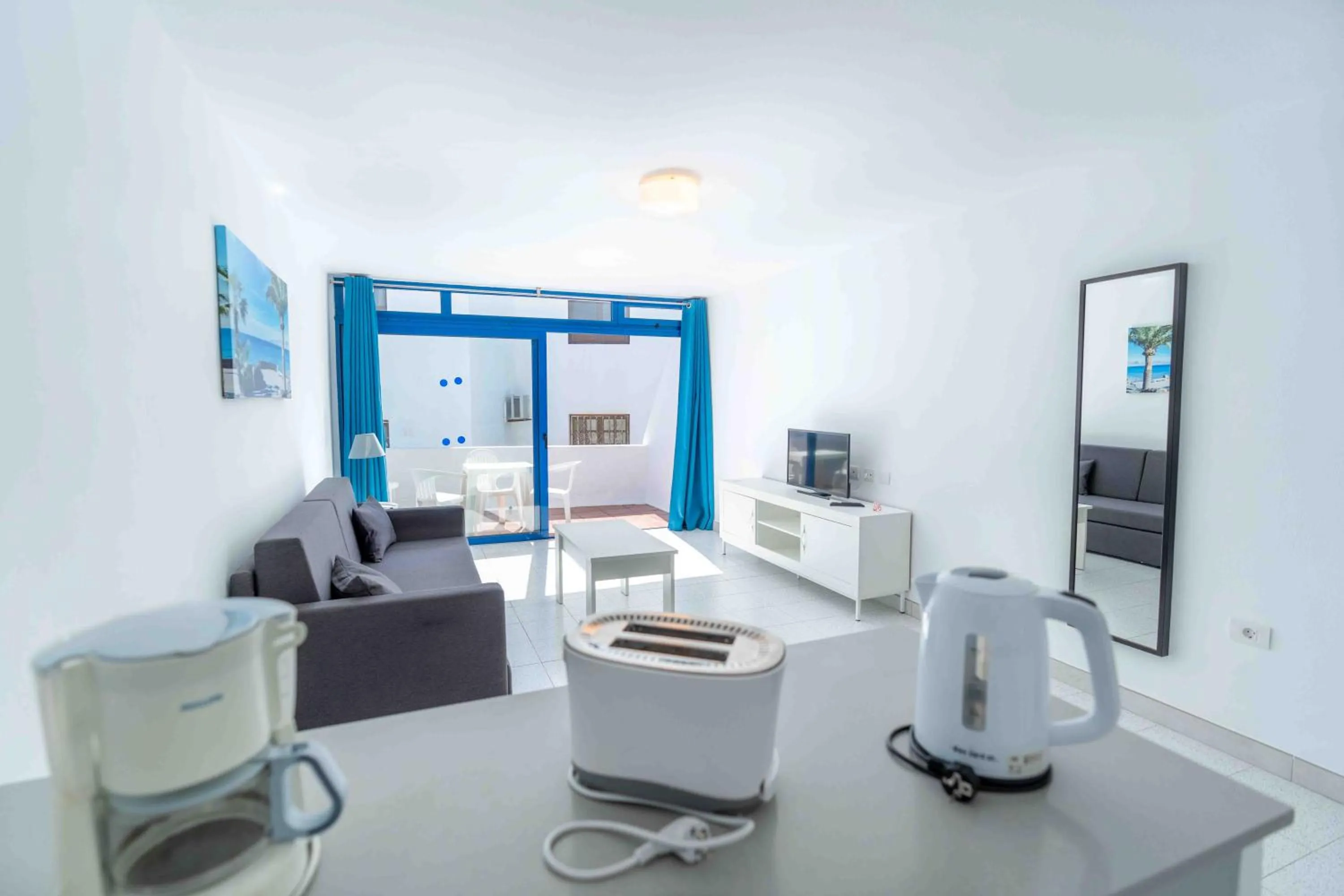 TV and multimedia in Apartamentos Jable Bermudas