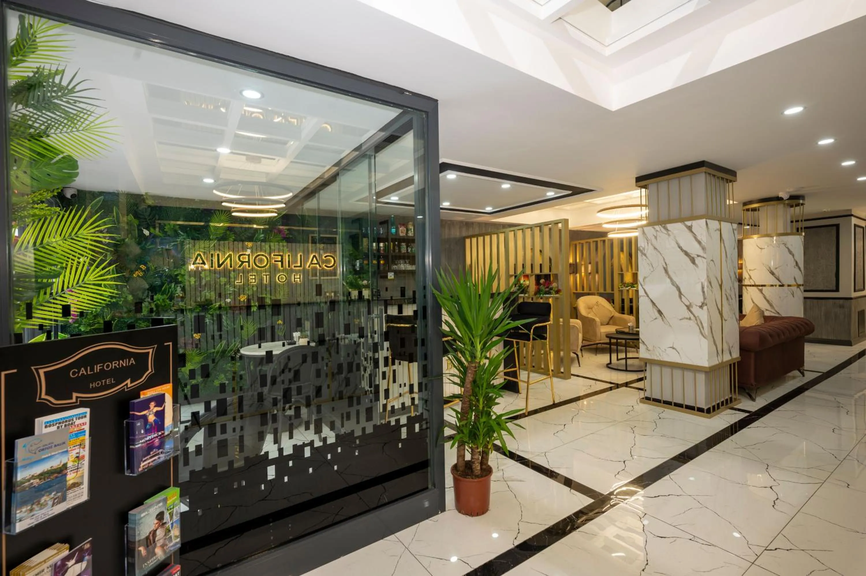 Coffee/tea facilities in Hotel California