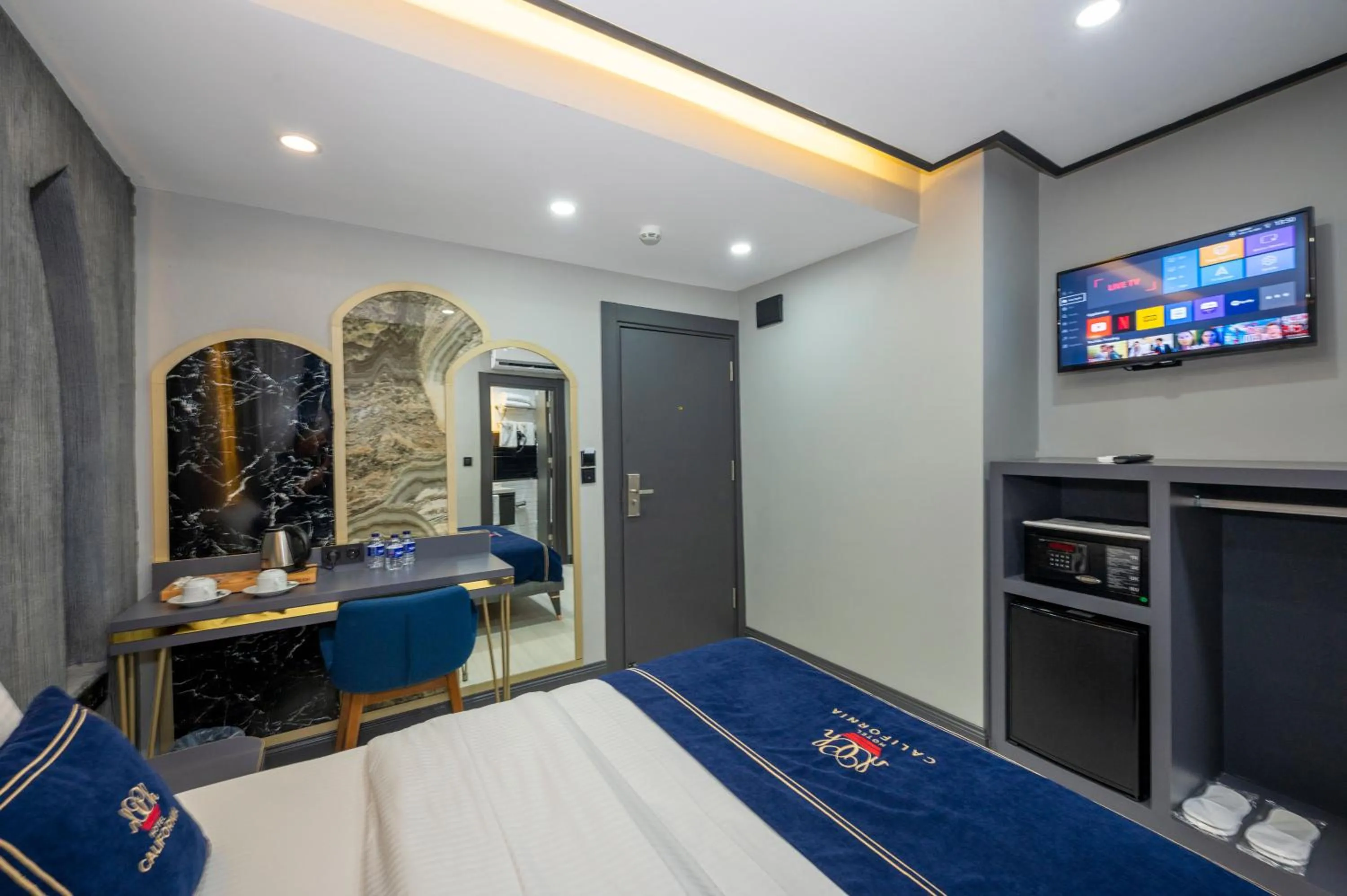 Bed in Hotel California