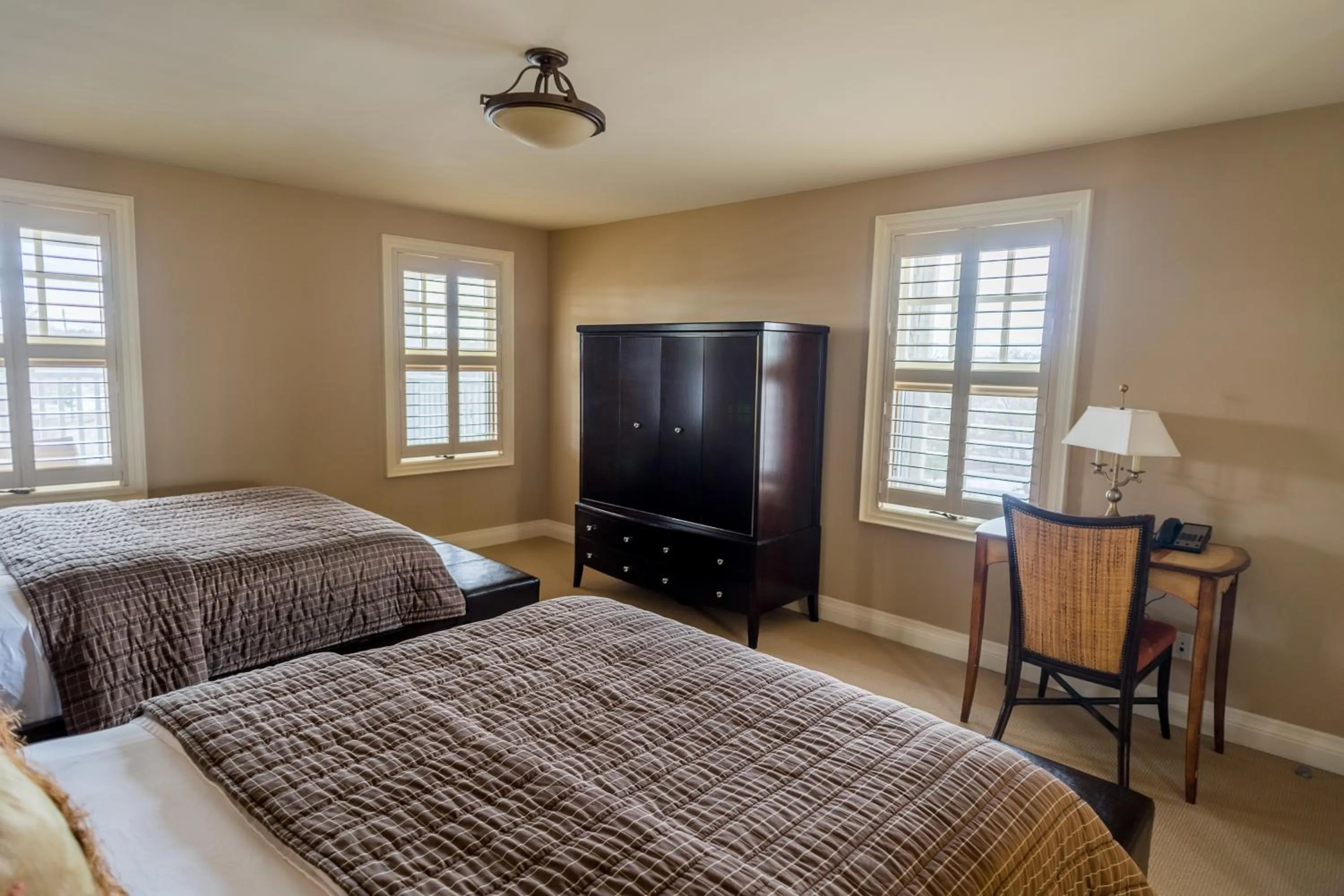 Bedroom, Bed in Rawley Resort, Spa & Marina