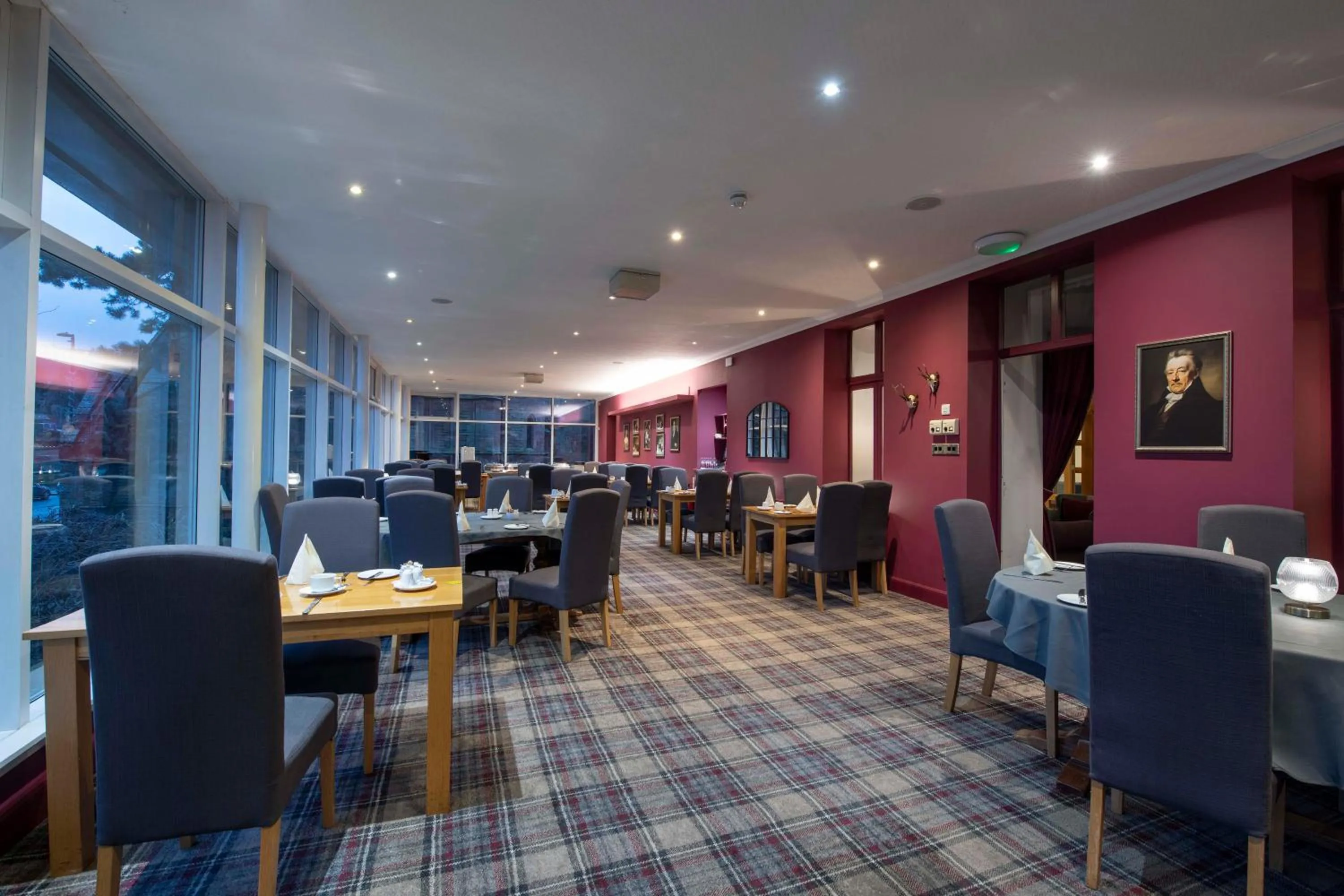 Restaurant/places to eat in The Royal George Hotel