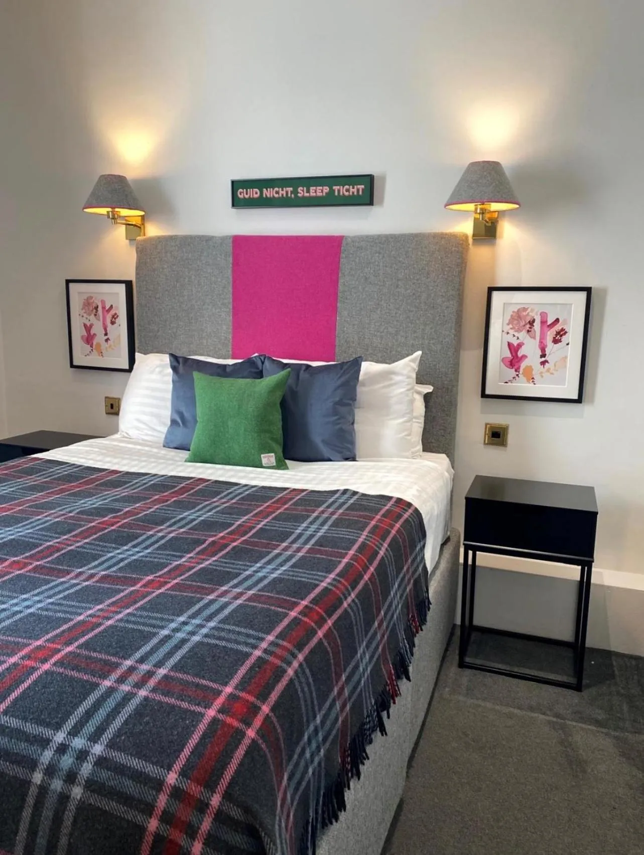 Bed in The Royal George Hotel