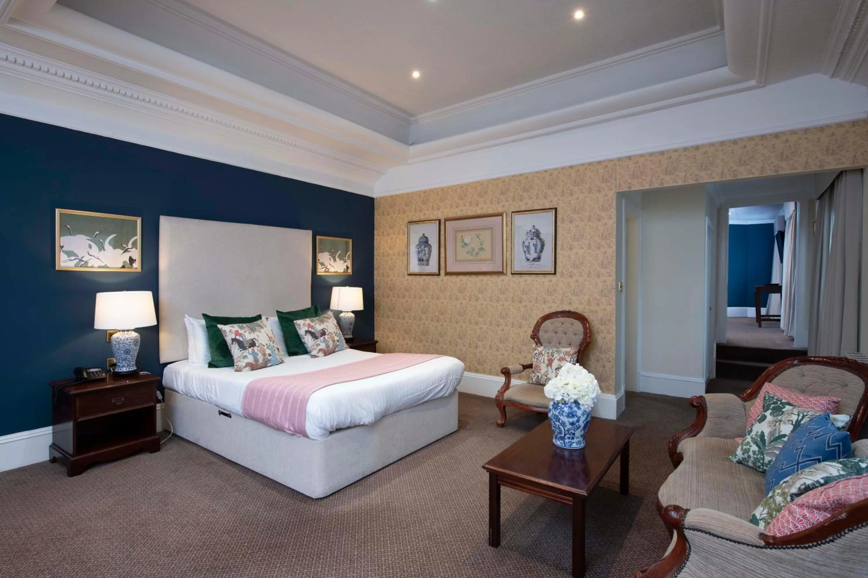 Bed in The Royal George Hotel