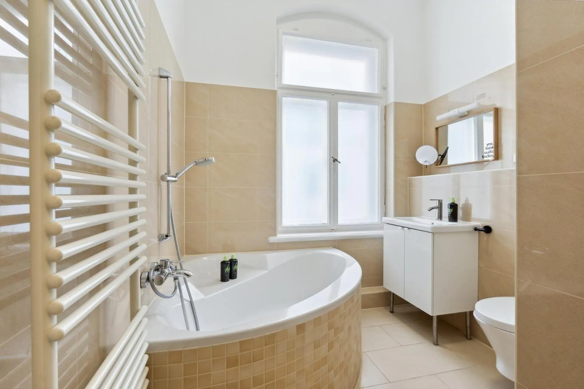 Bathroom in Limehome Dresden Antonstraße