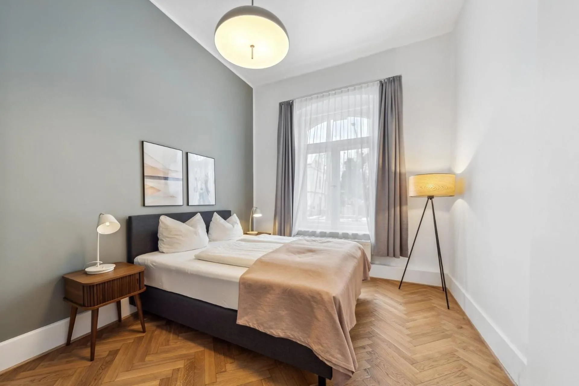 Bed in Limehome Dresden Antonstraße