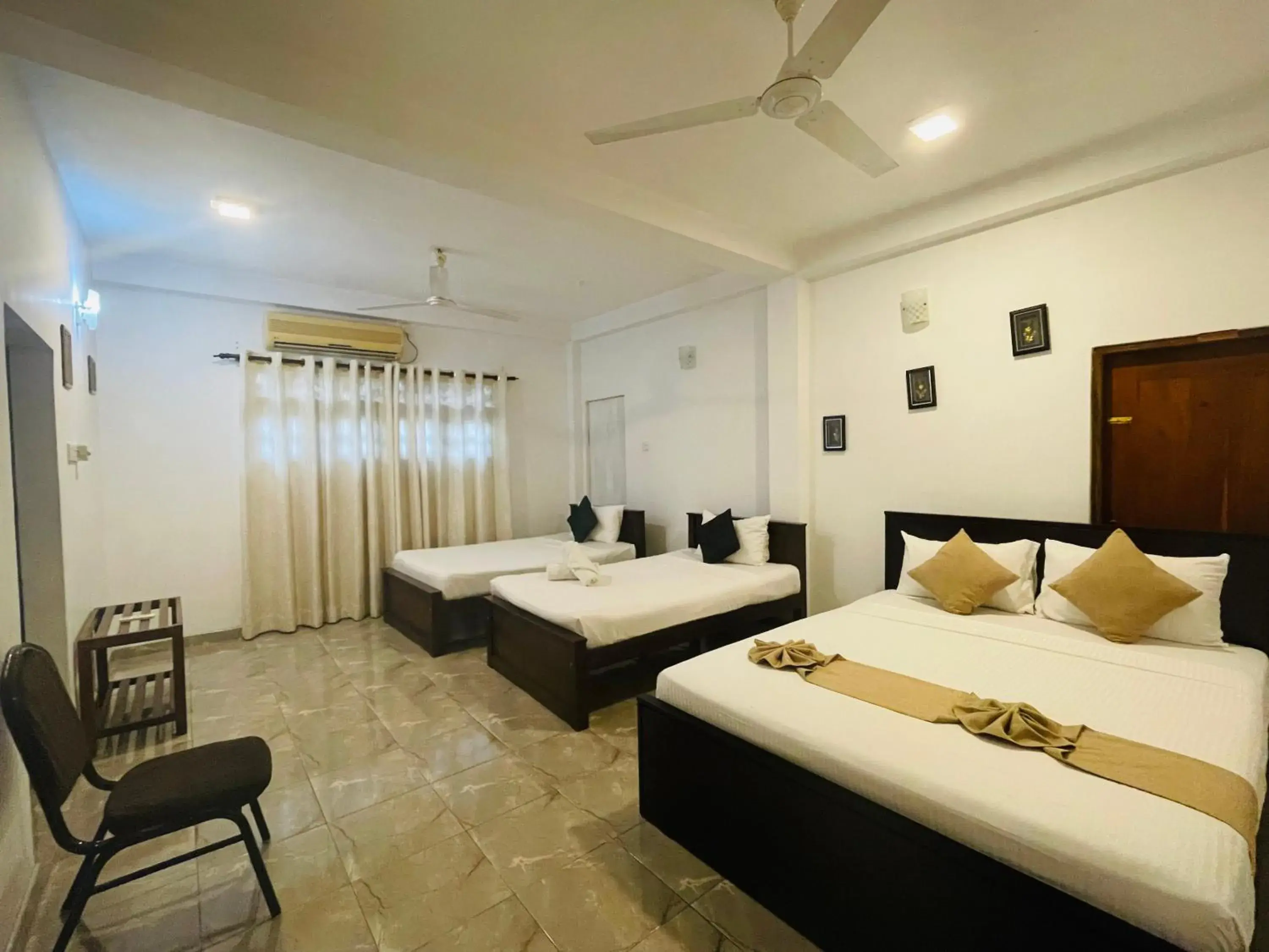 Family Room in Sholay Villa Galle Family Room in Sholay Villa Galle