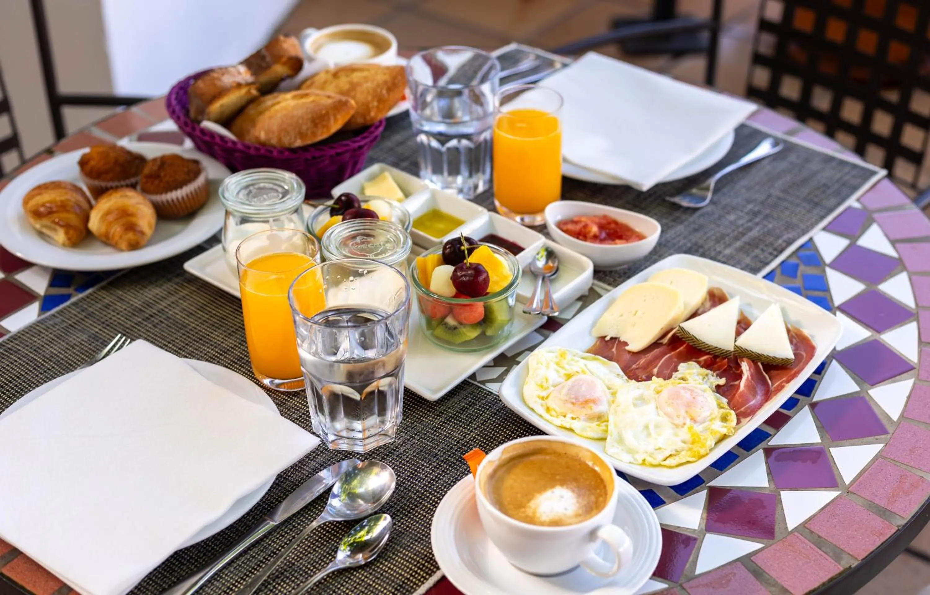 Breakfast in Hotel Villa de Ábalos