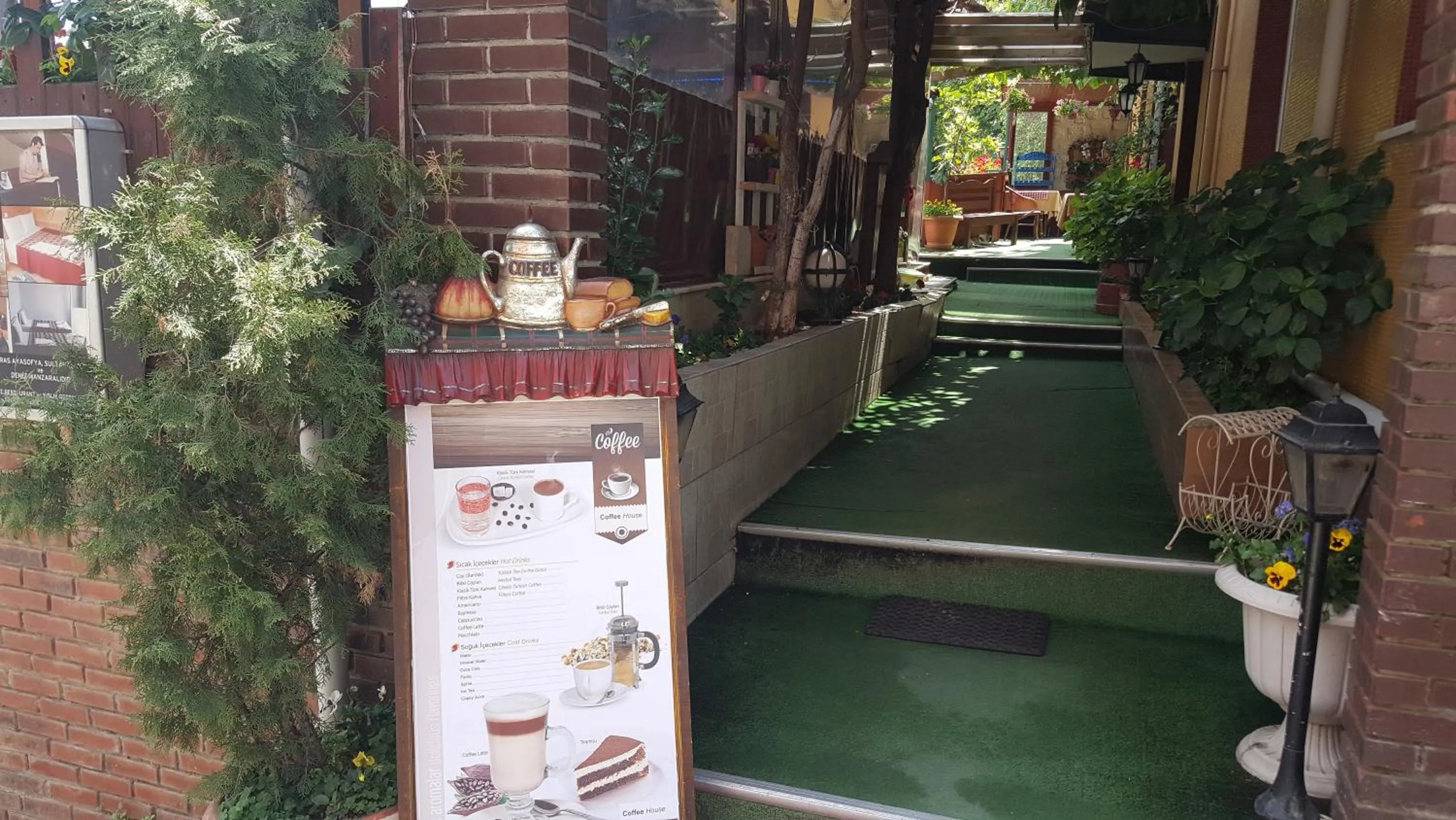 Garden in Anadolu Hotel