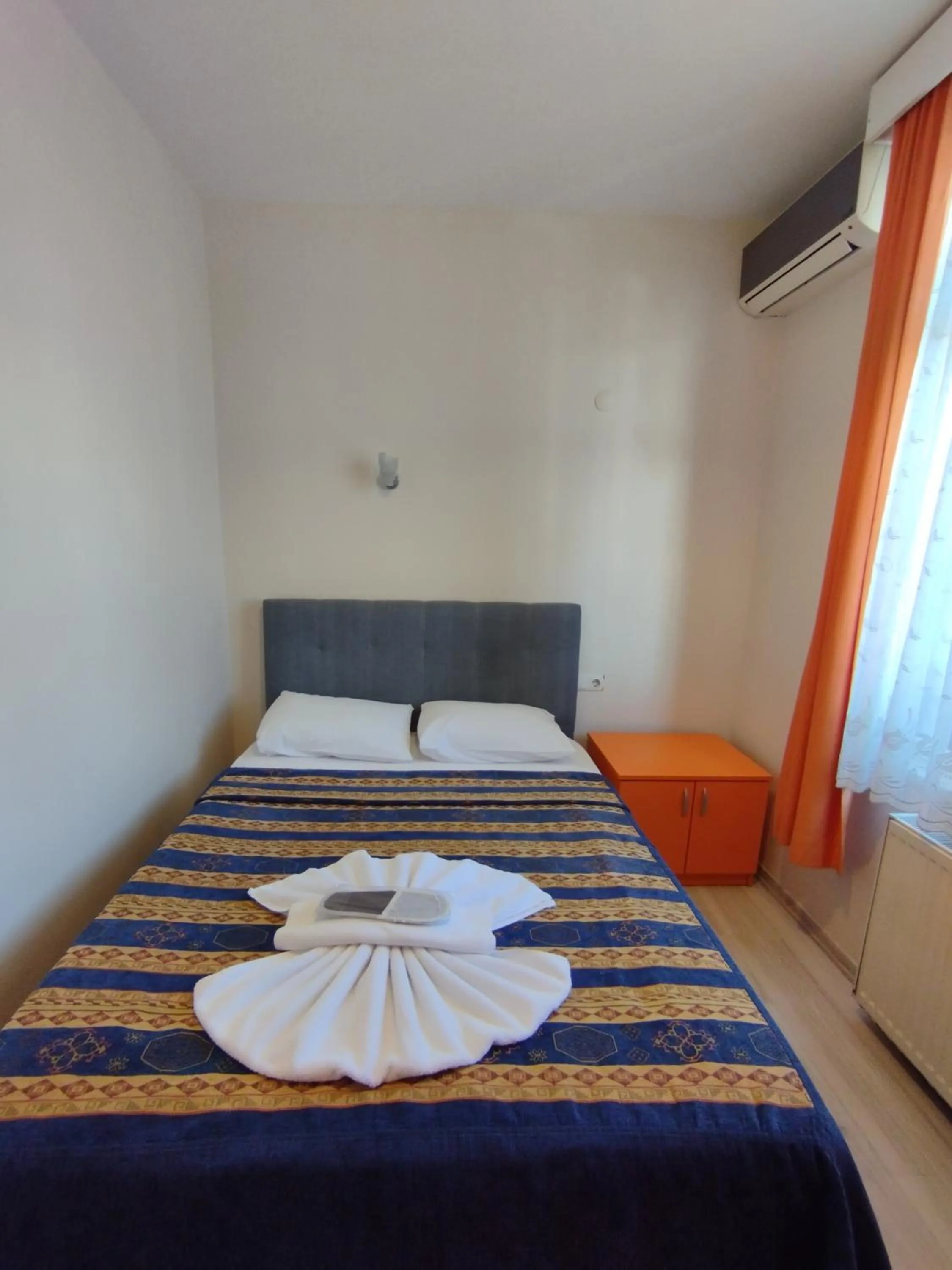 Bed in Anadolu Hotel