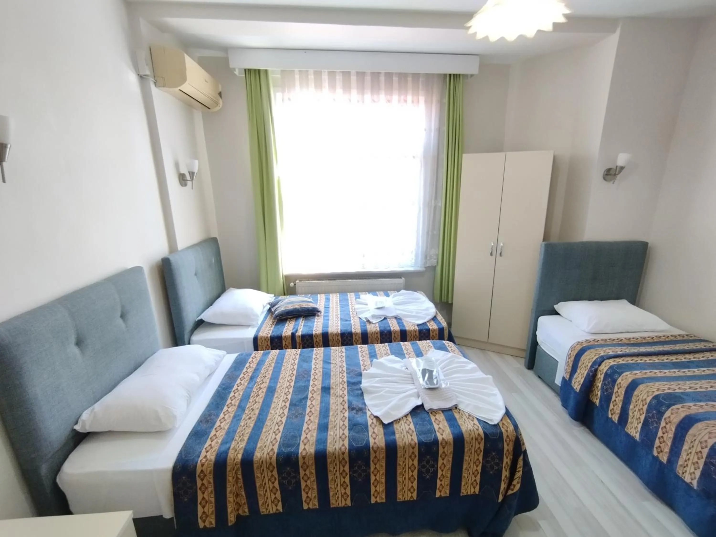 Bed in Anadolu Hotel