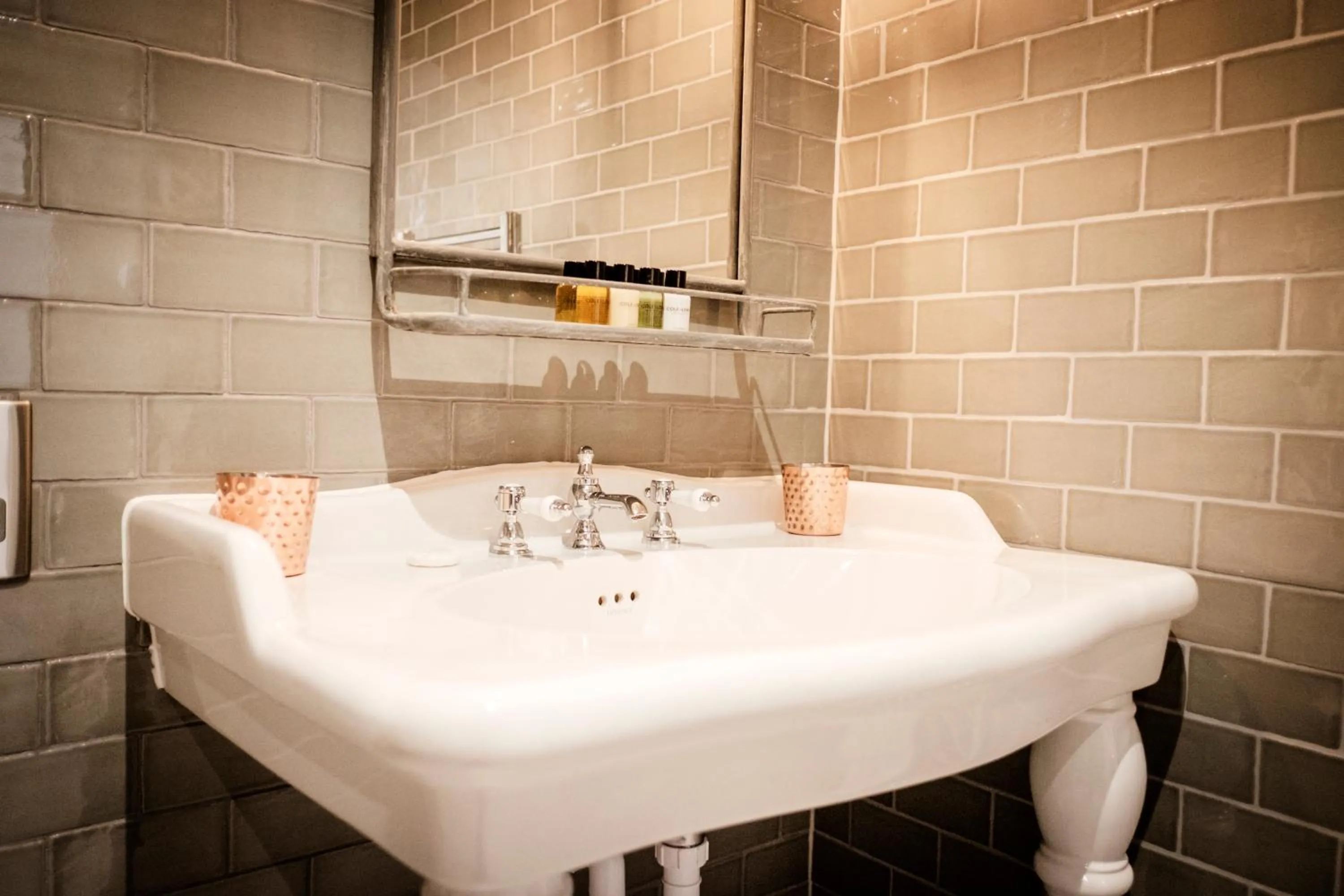 Bathroom in The Queen's Head