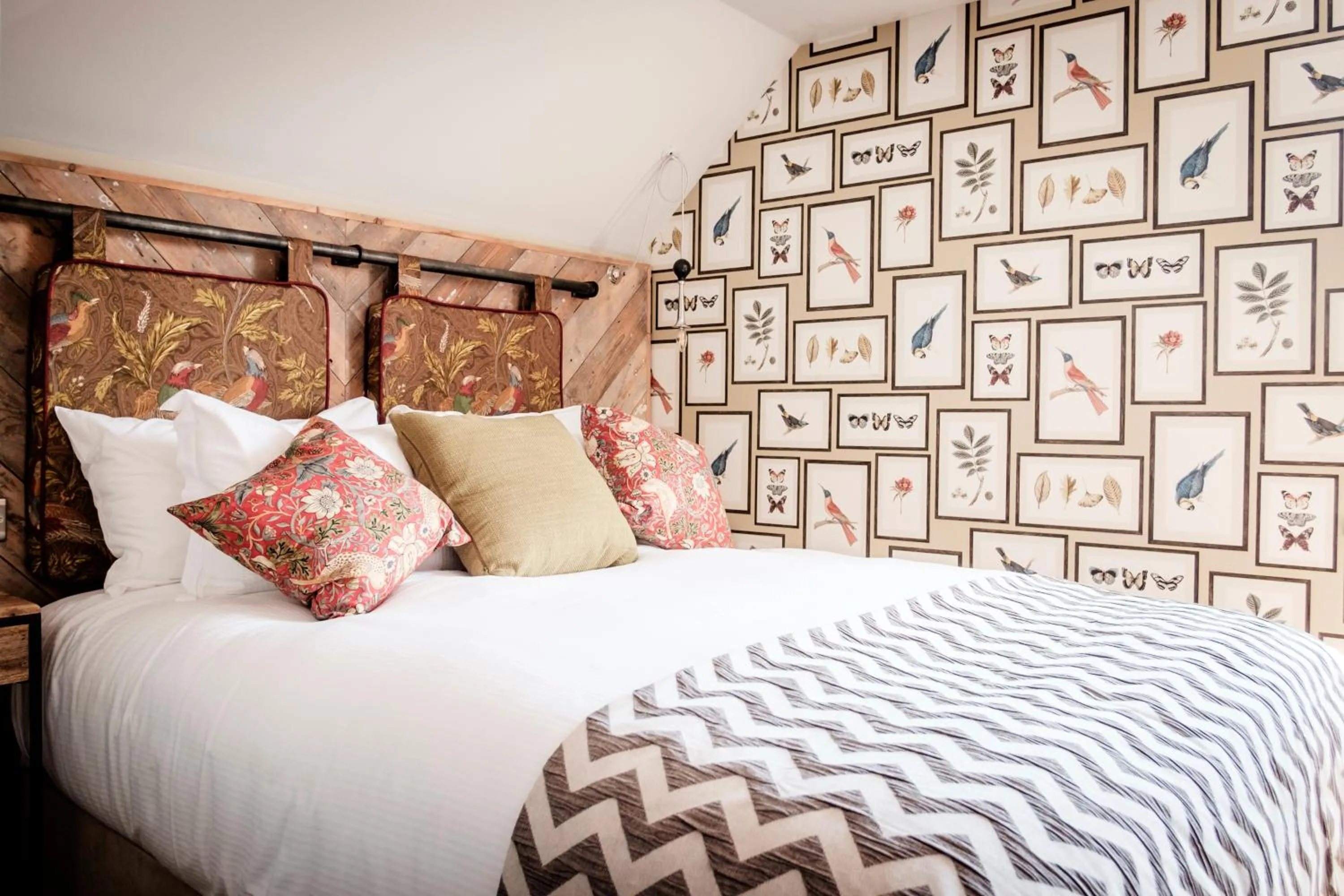 Bed in The Queen's Head