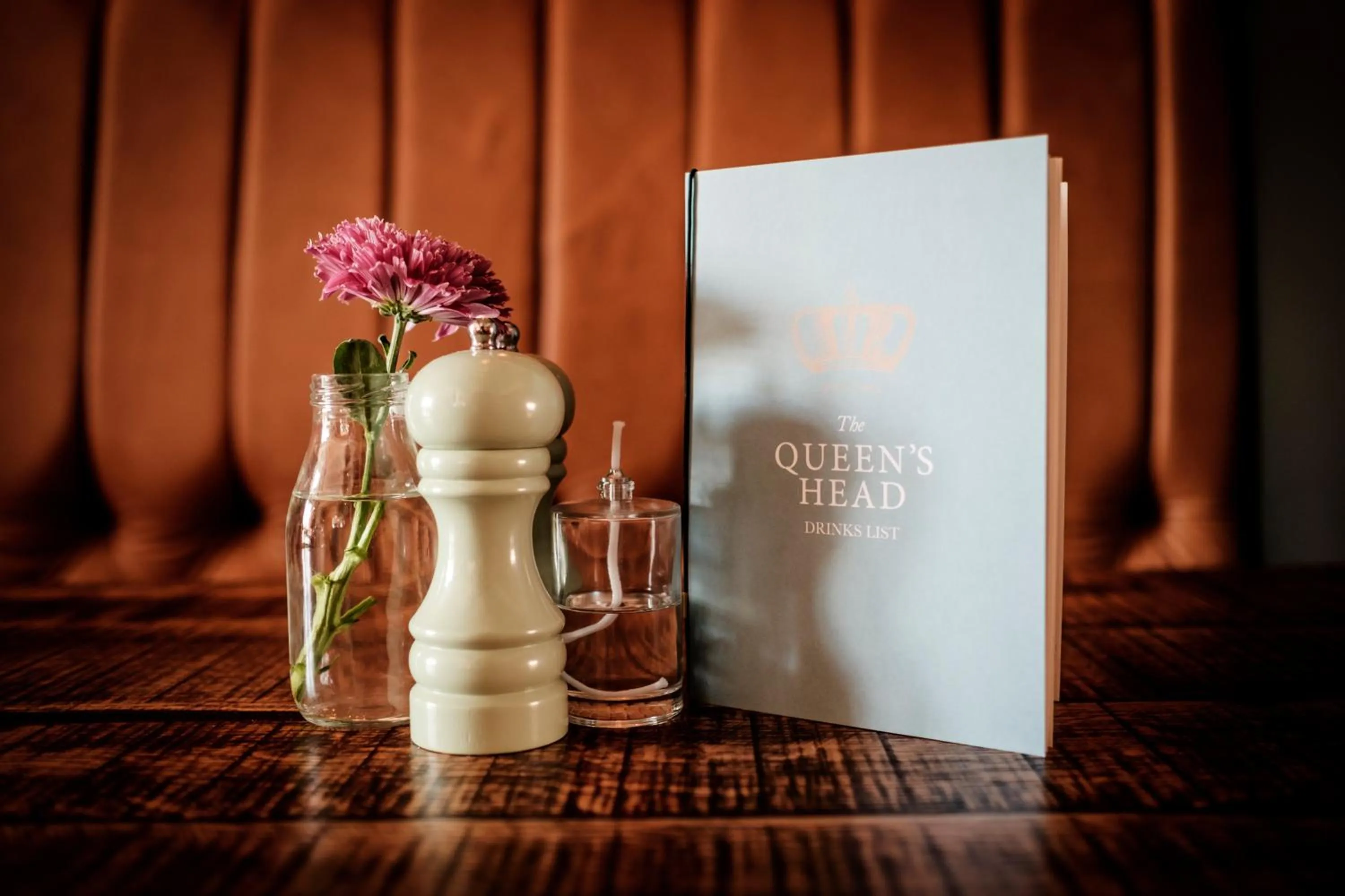 Drinks in The Queen's Head