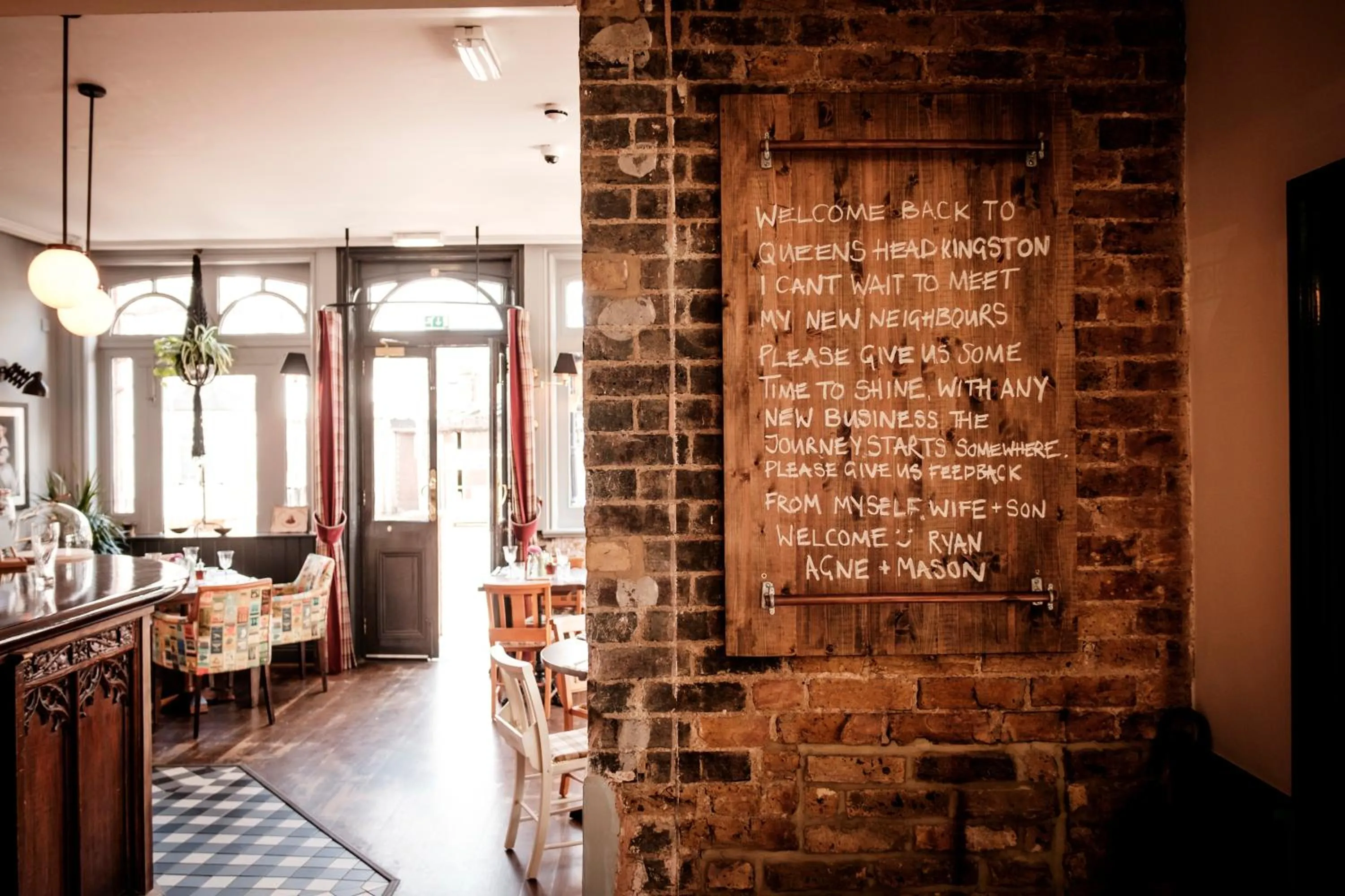 Lounge or bar in The Queen's Head