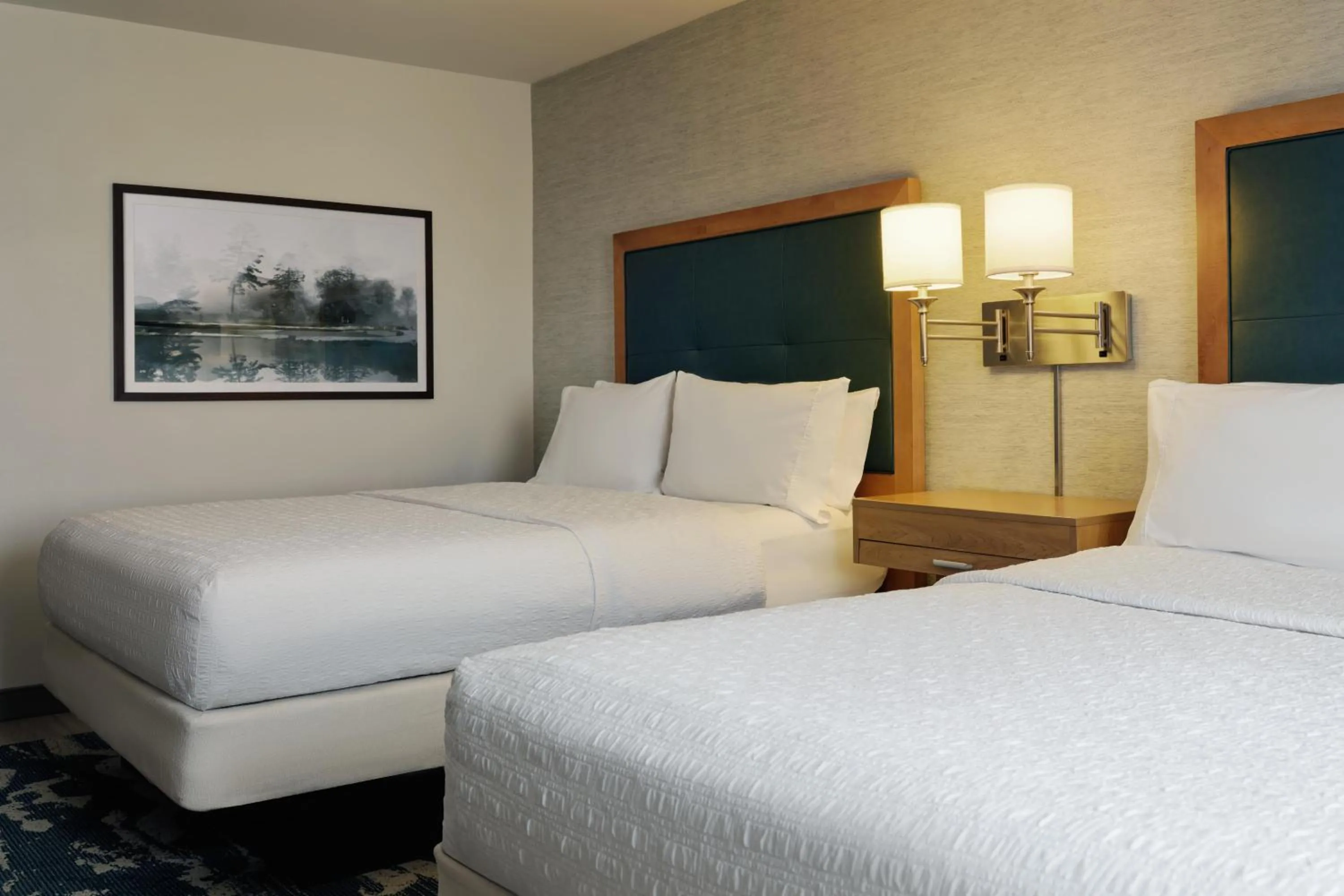 Bed in Hampton Inn Waynesboro