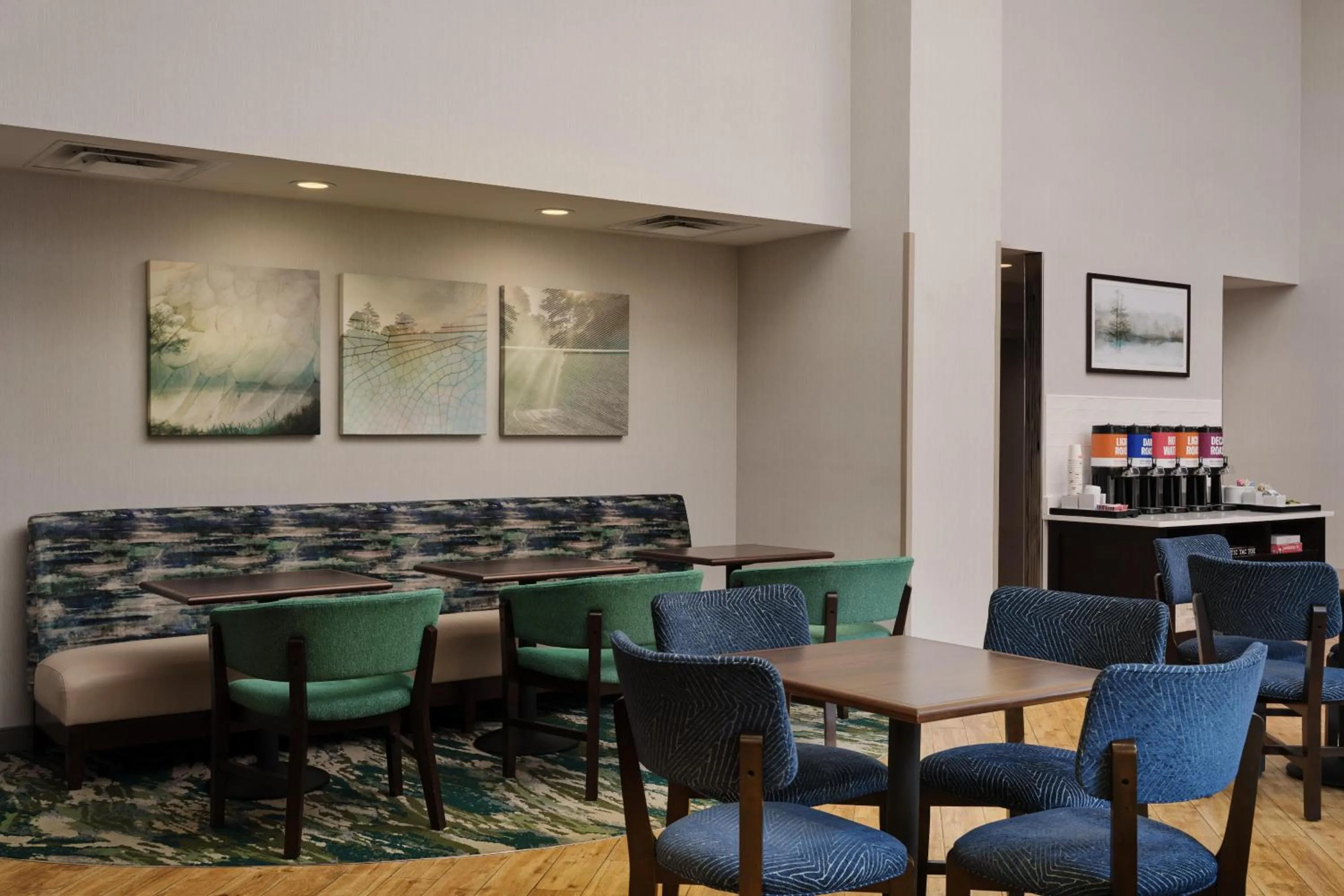 Breakfast in Hampton Inn Waynesboro