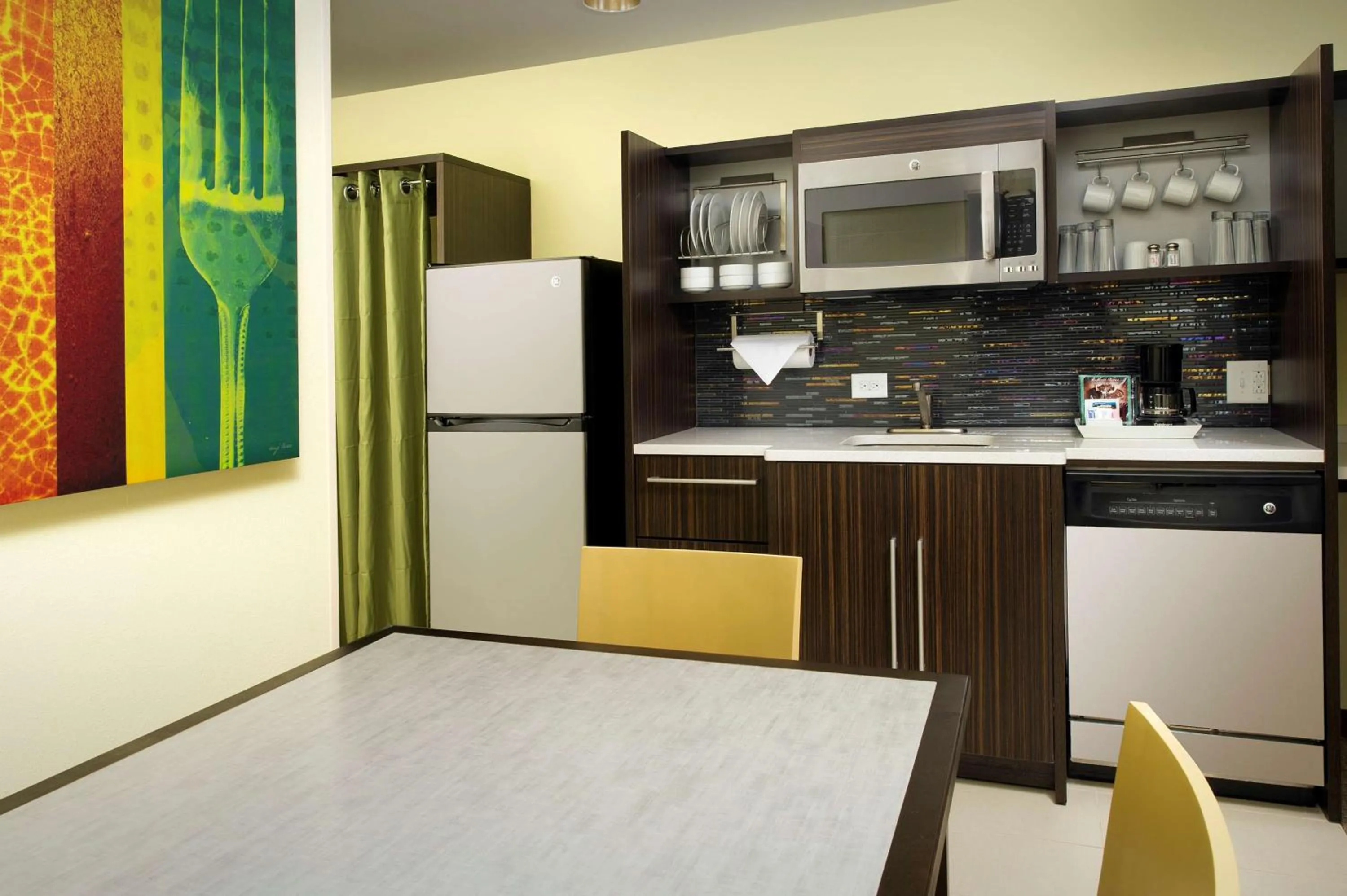 Kitchen or kitchenette in Home2 Suites by Hilton Arundel Mills BWI Airport