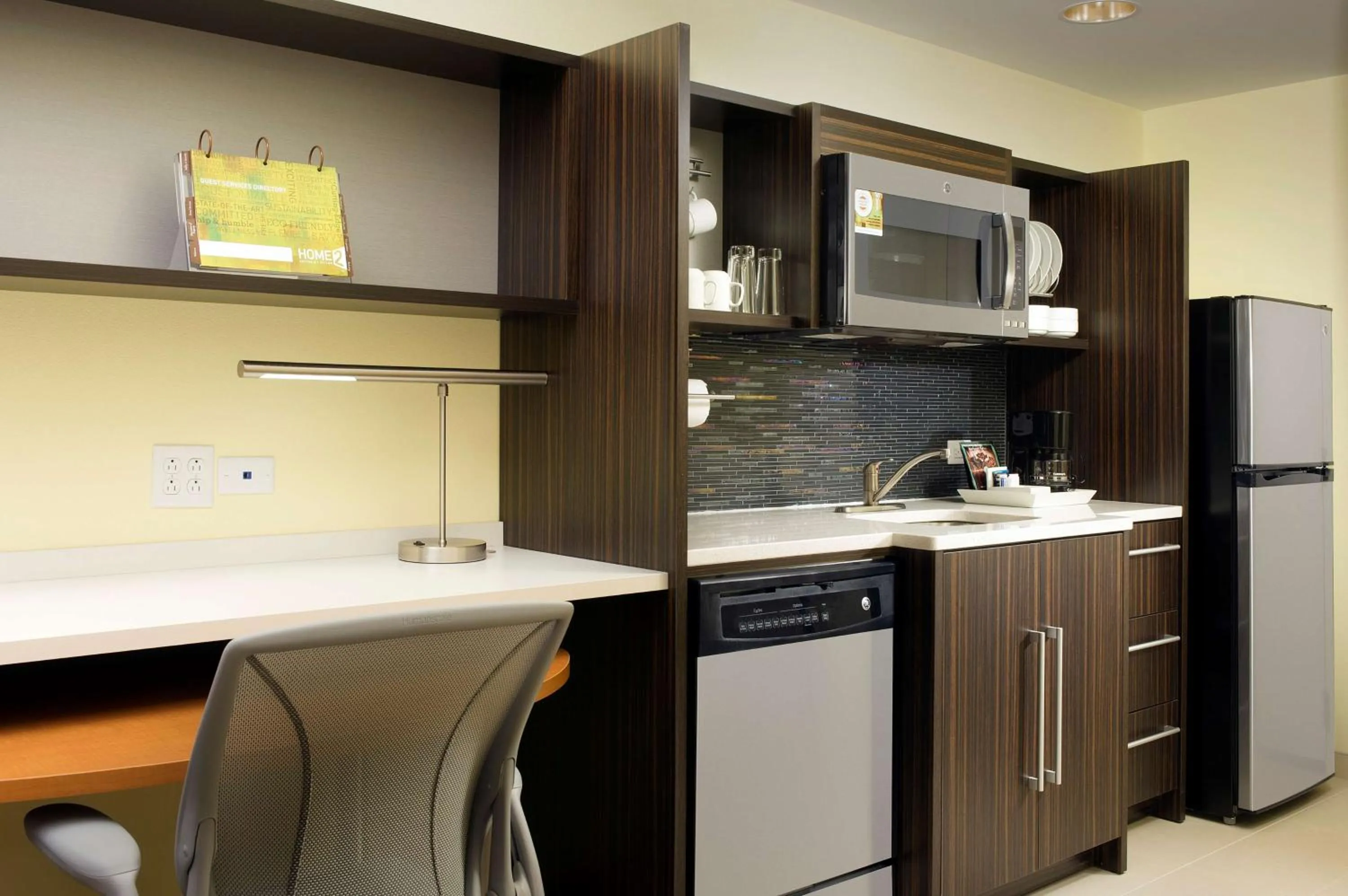 Kitchen or kitchenette in Home2 Suites by Hilton Arundel Mills BWI Airport