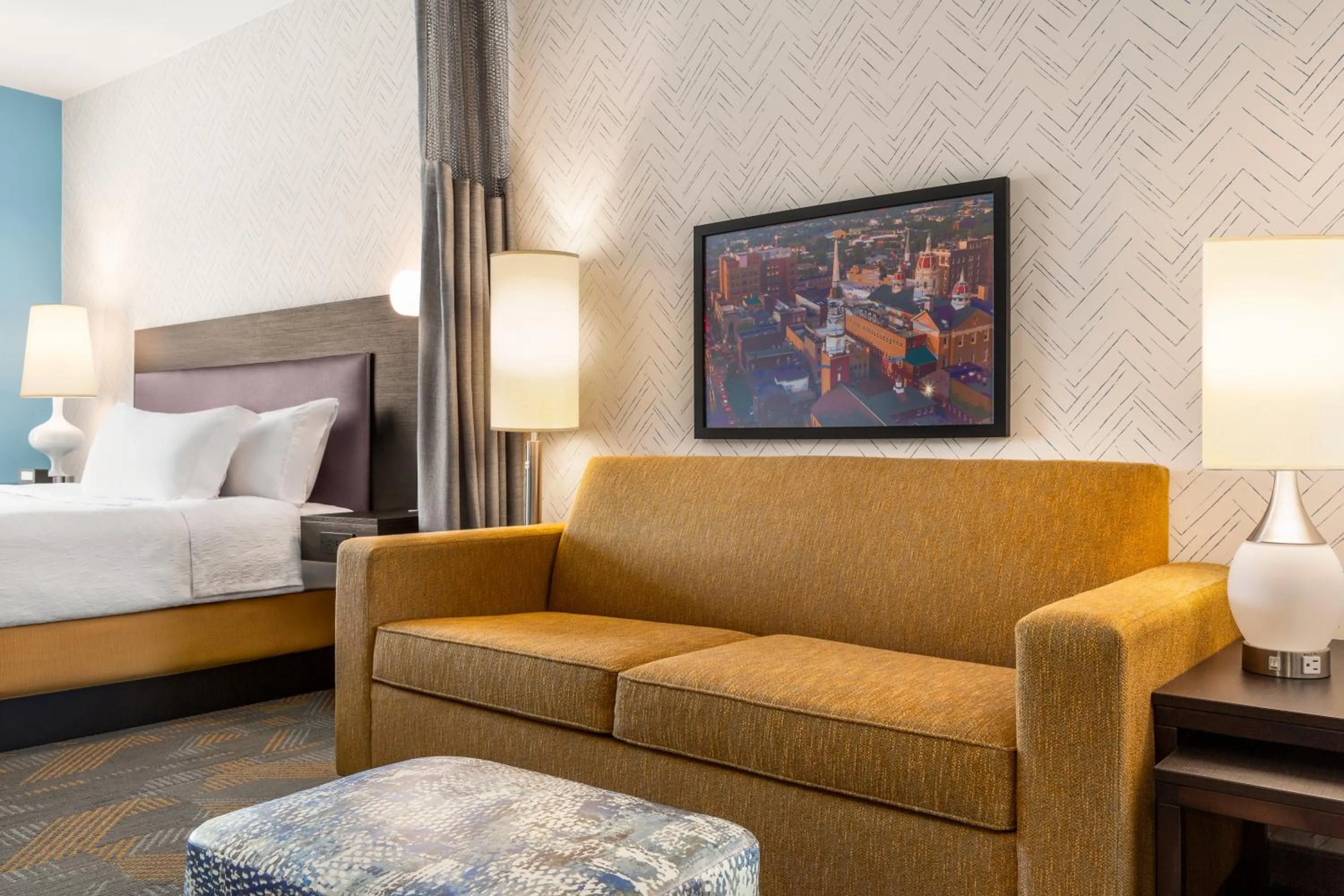 Bedroom, Bed in Home2 Suites By Hilton York