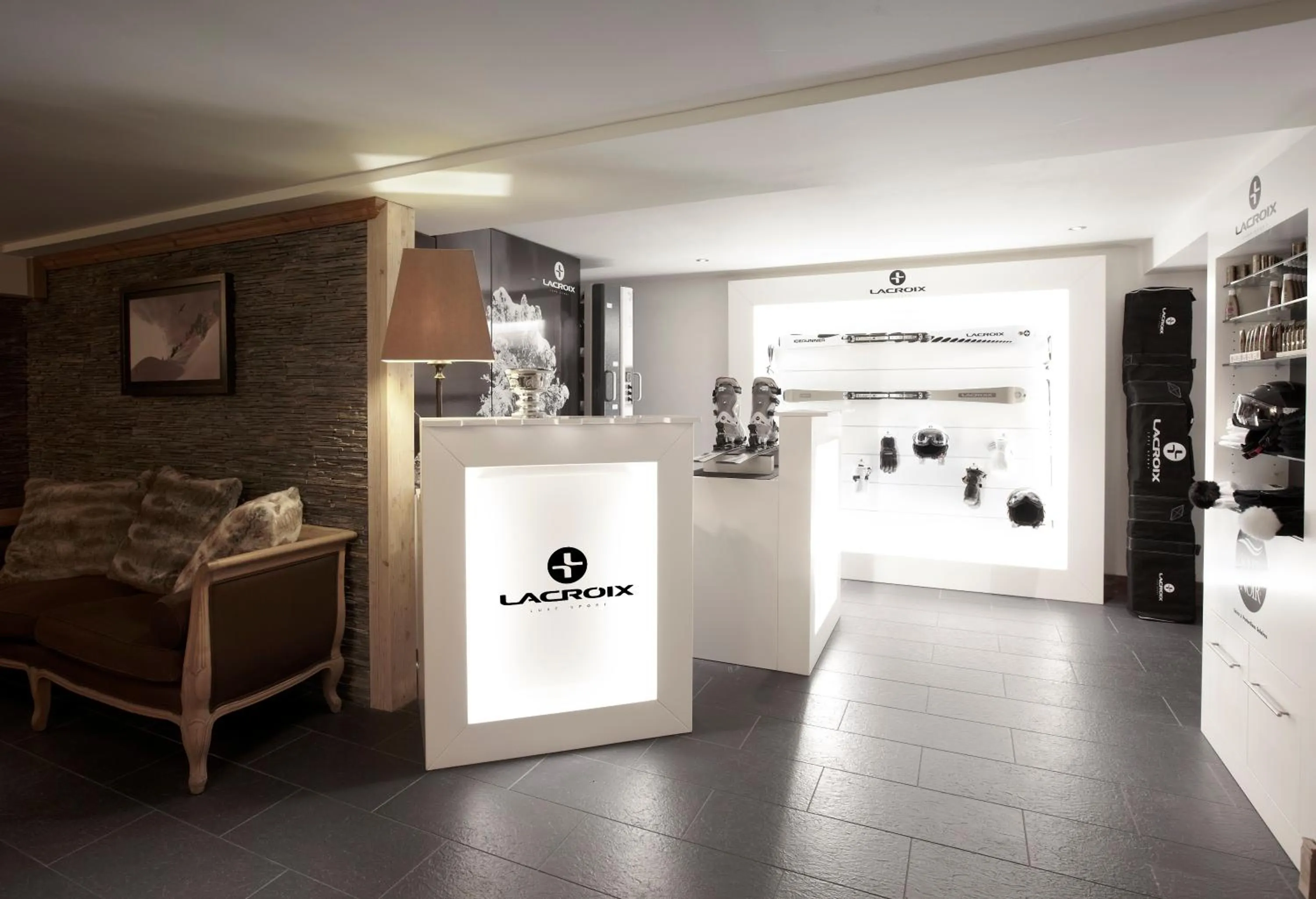 Skiing in Hôtel l'Hélios