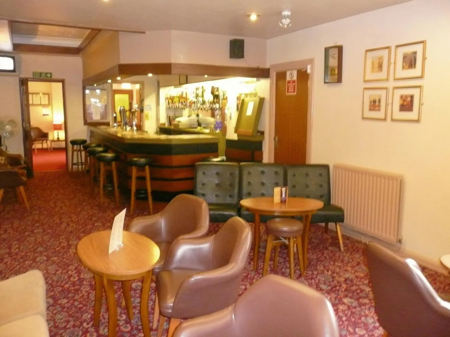 Lounge or bar in Newark Hotel Peterborough