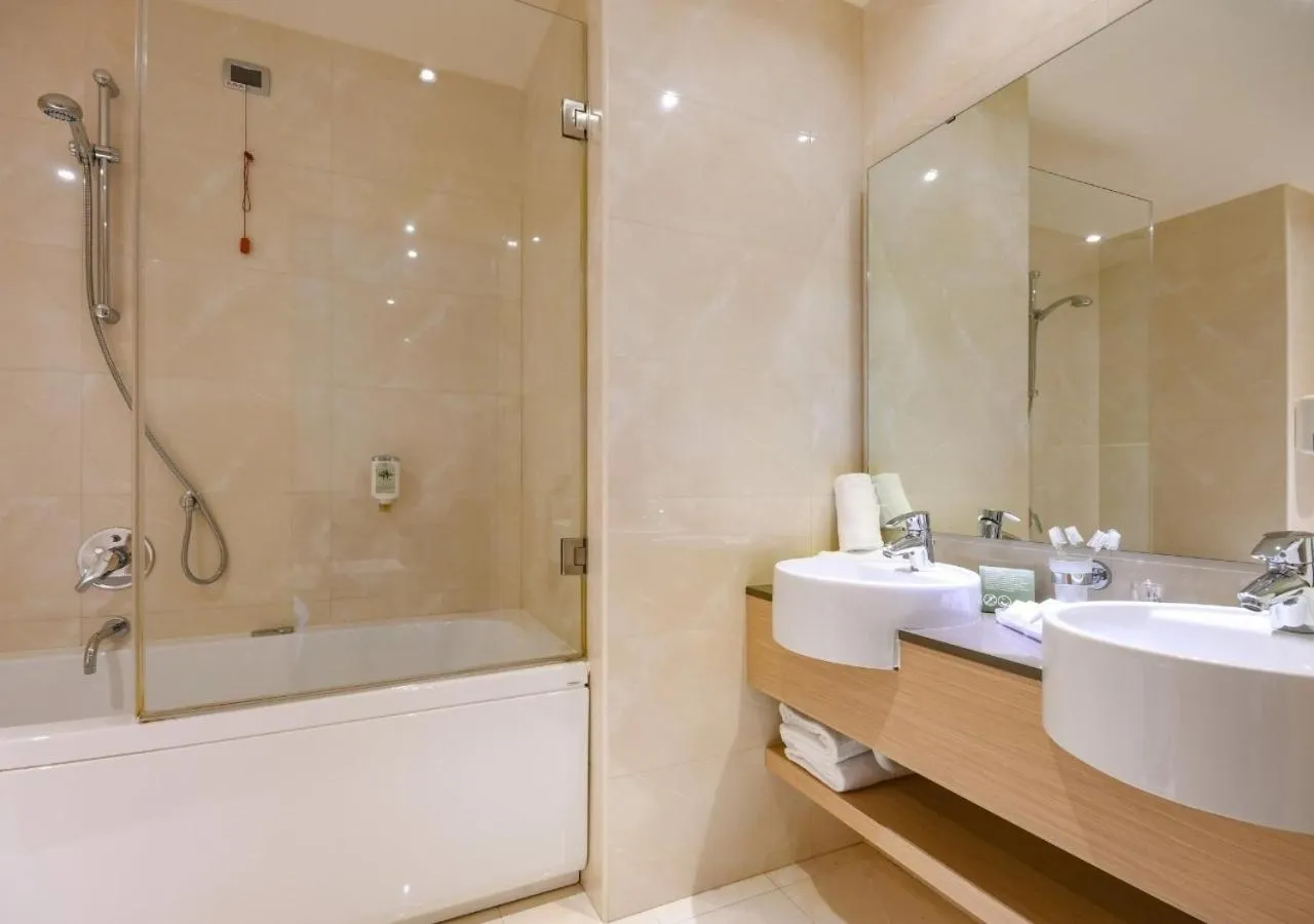Shower in TH Lazise - Hotel Parchi Del Garda