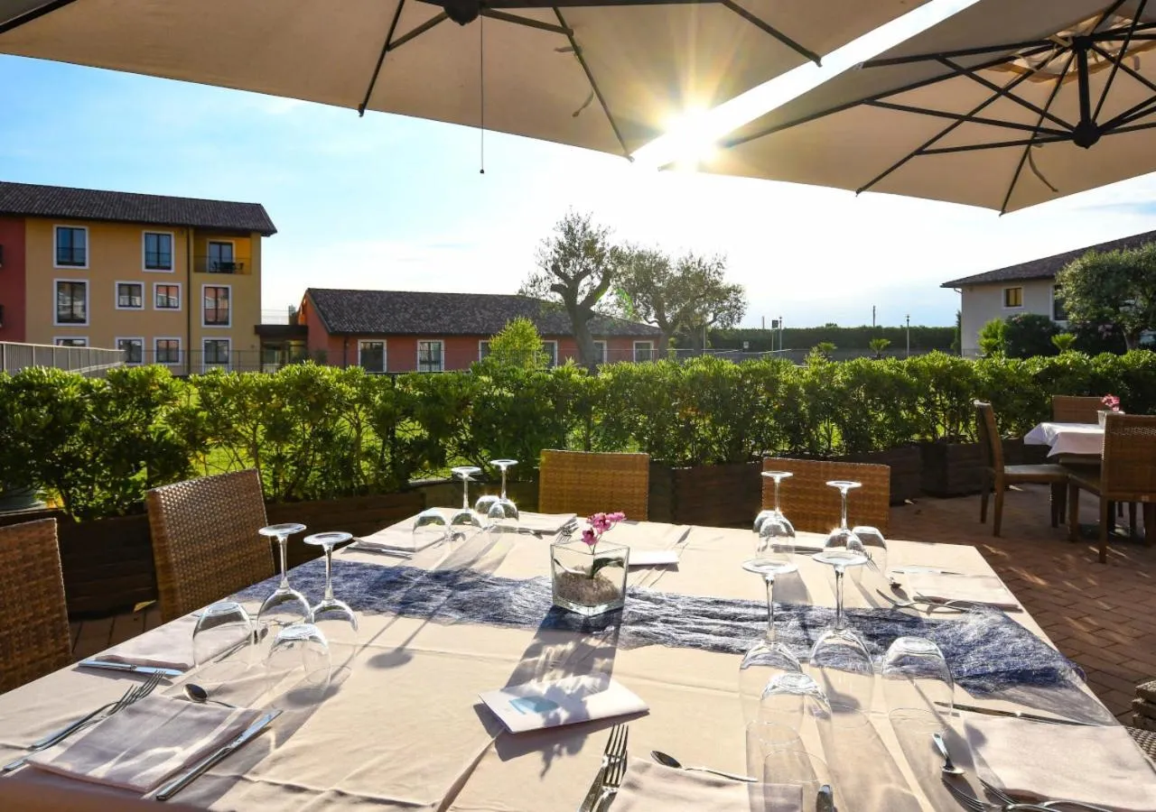Restaurant/places to eat in TH Lazise - Hotel Parchi Del Garda