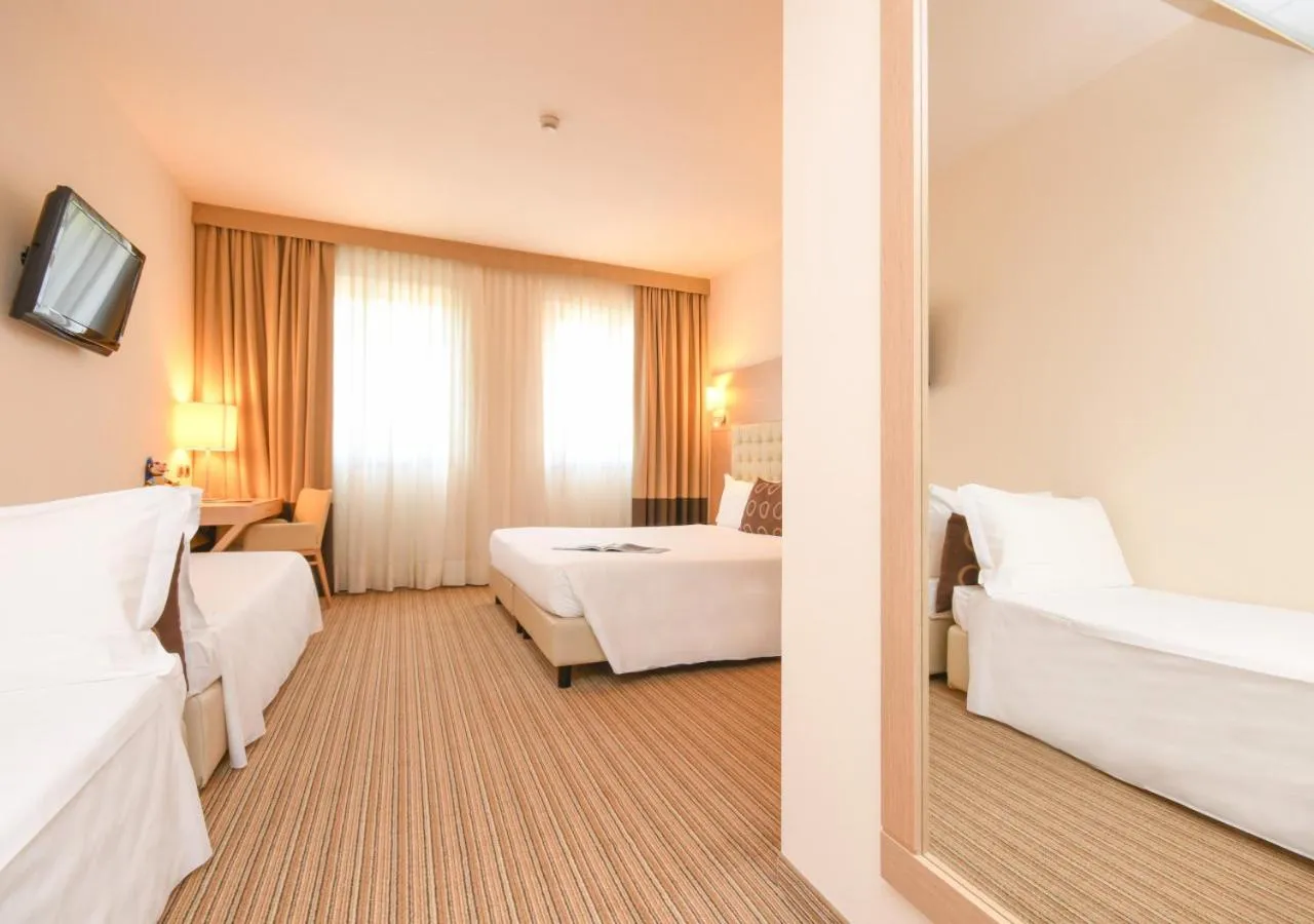 Bed in TH Lazise - Hotel Parchi Del Garda