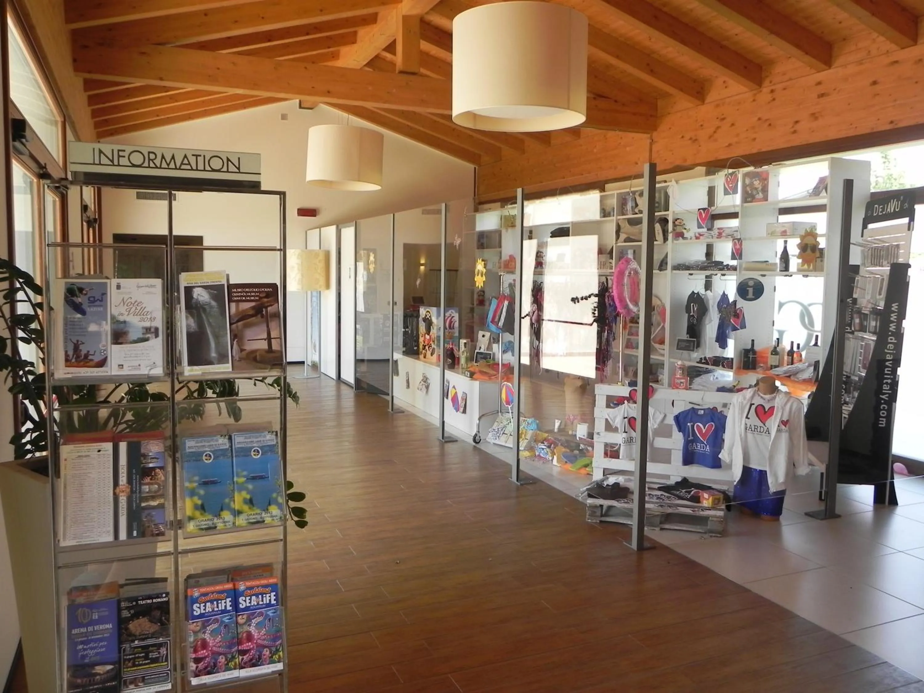 On-site shops in TH Lazise - Hotel Parchi Del Garda