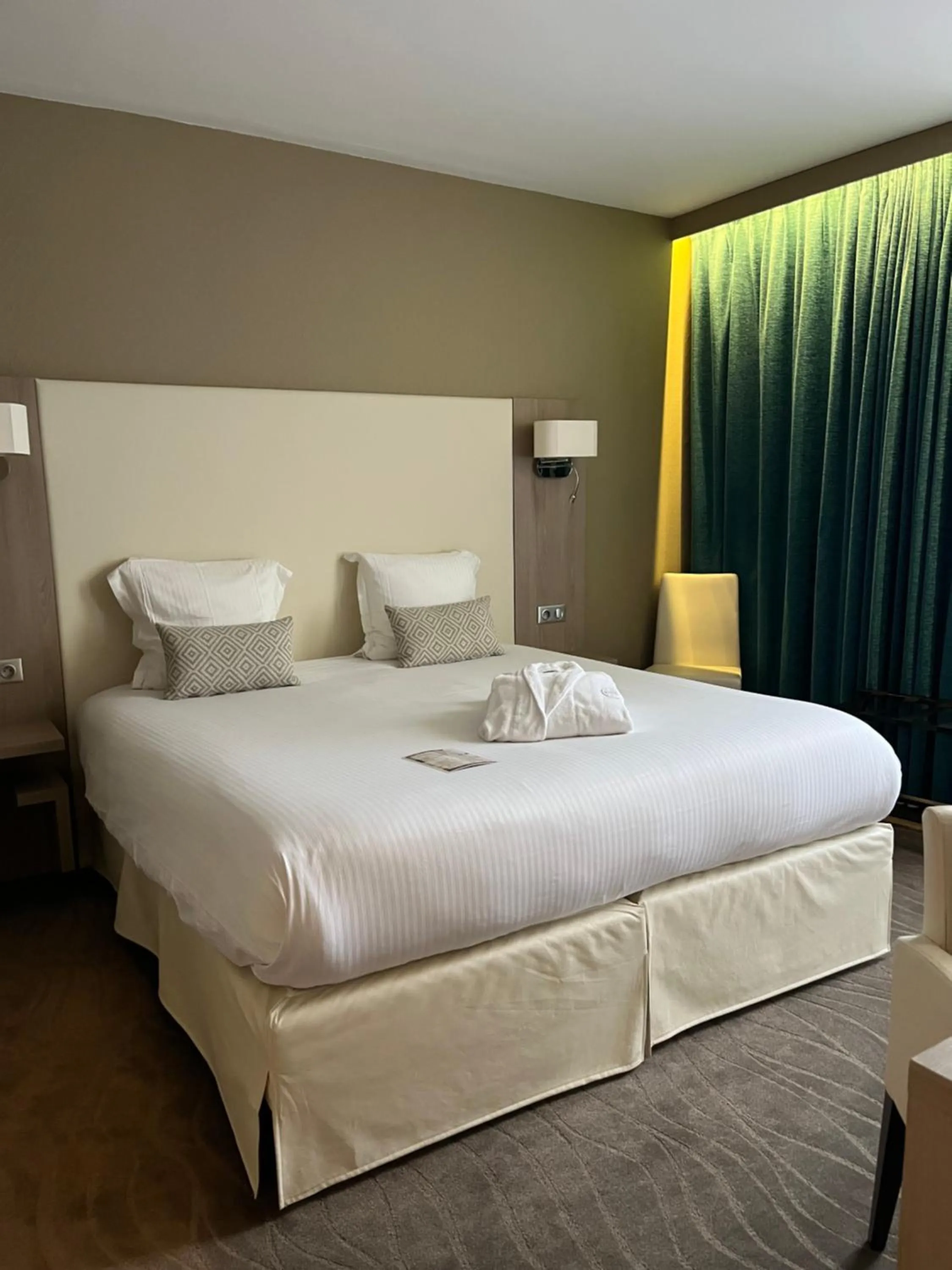 Bed in Hotel Normandy