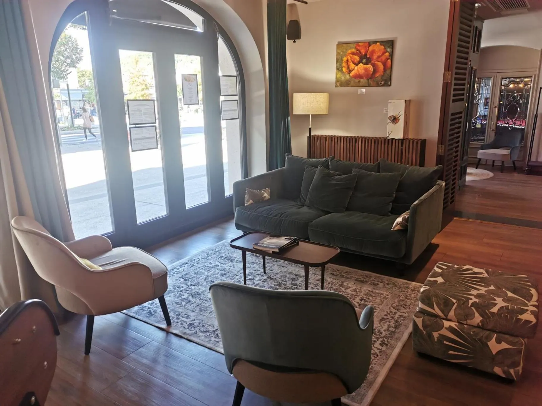 Communal lounge/ TV room in Hotel Normandy